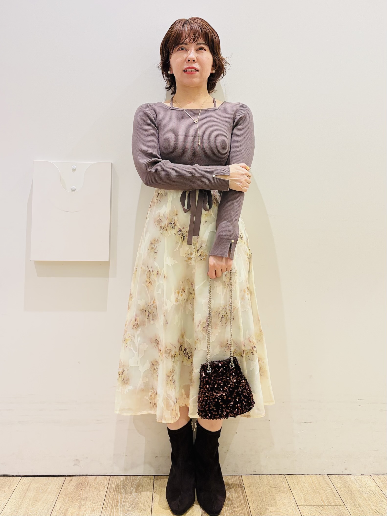 YUKOさんの「index｜【植草美幸先生が指南する好印象スタイル】フラワージャカードドッキングニットワンピース≪洗濯機OK≫」を使ったコーディネート