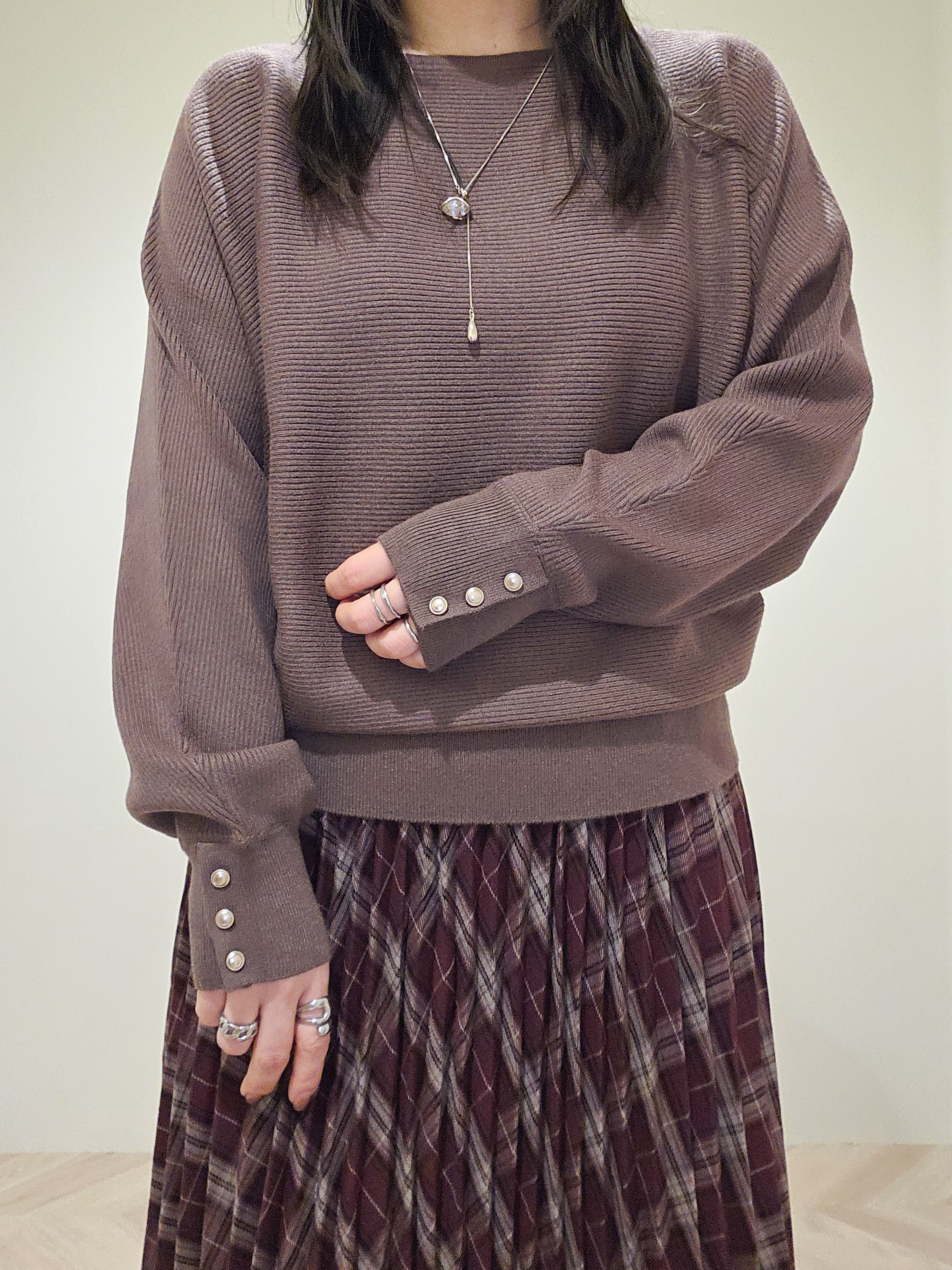 TSUCHIYAさんの「SHOO･LA･RUE｜【洗濯機可/体型カバー】やわらかリブドルマンニット」を使ったコーディネート