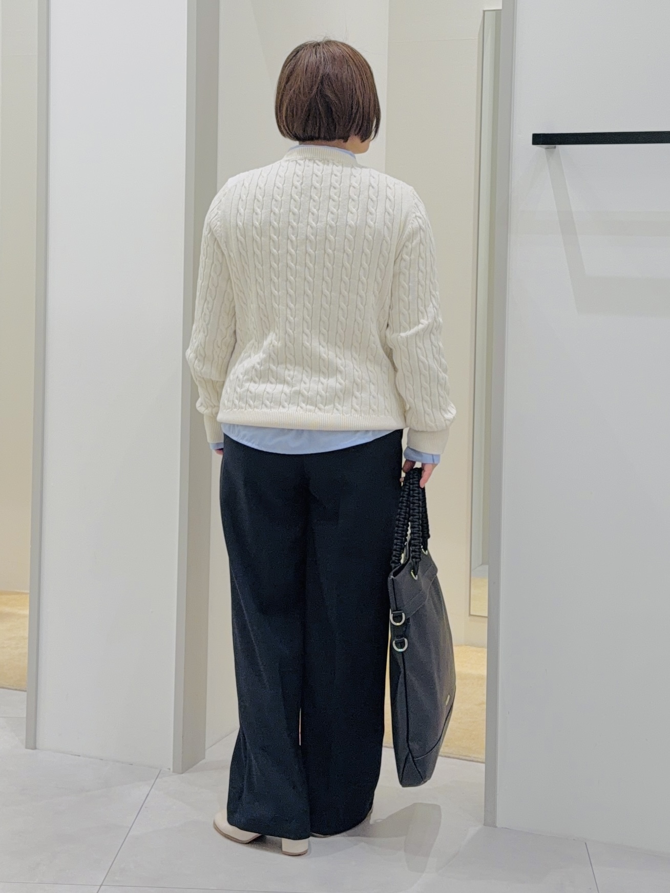 タナさんの「THE SHOP TK｜POLO BCS/ケーブルニット」を使ったコーディネート