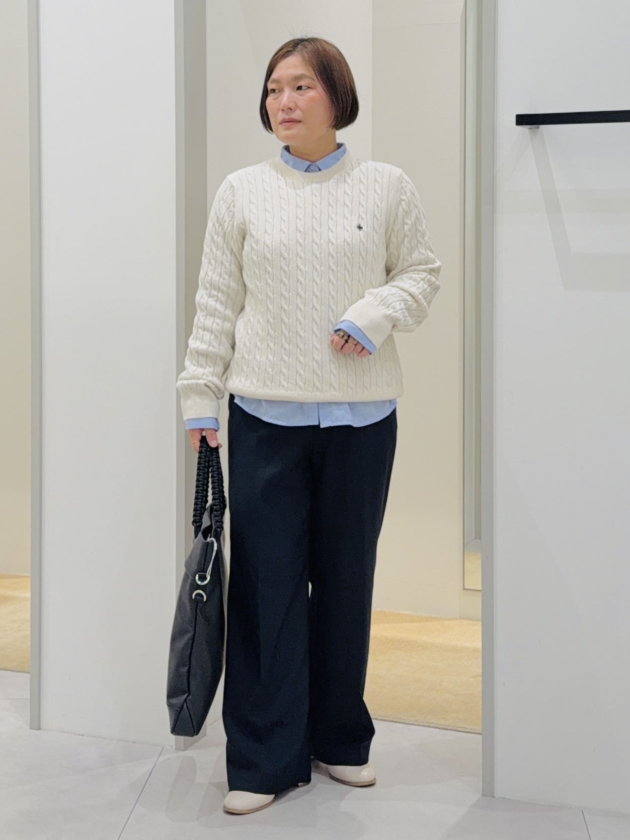 タナさんの「THE SHOP TK｜POLO BCS/ケーブルニット」を使ったコーディネート