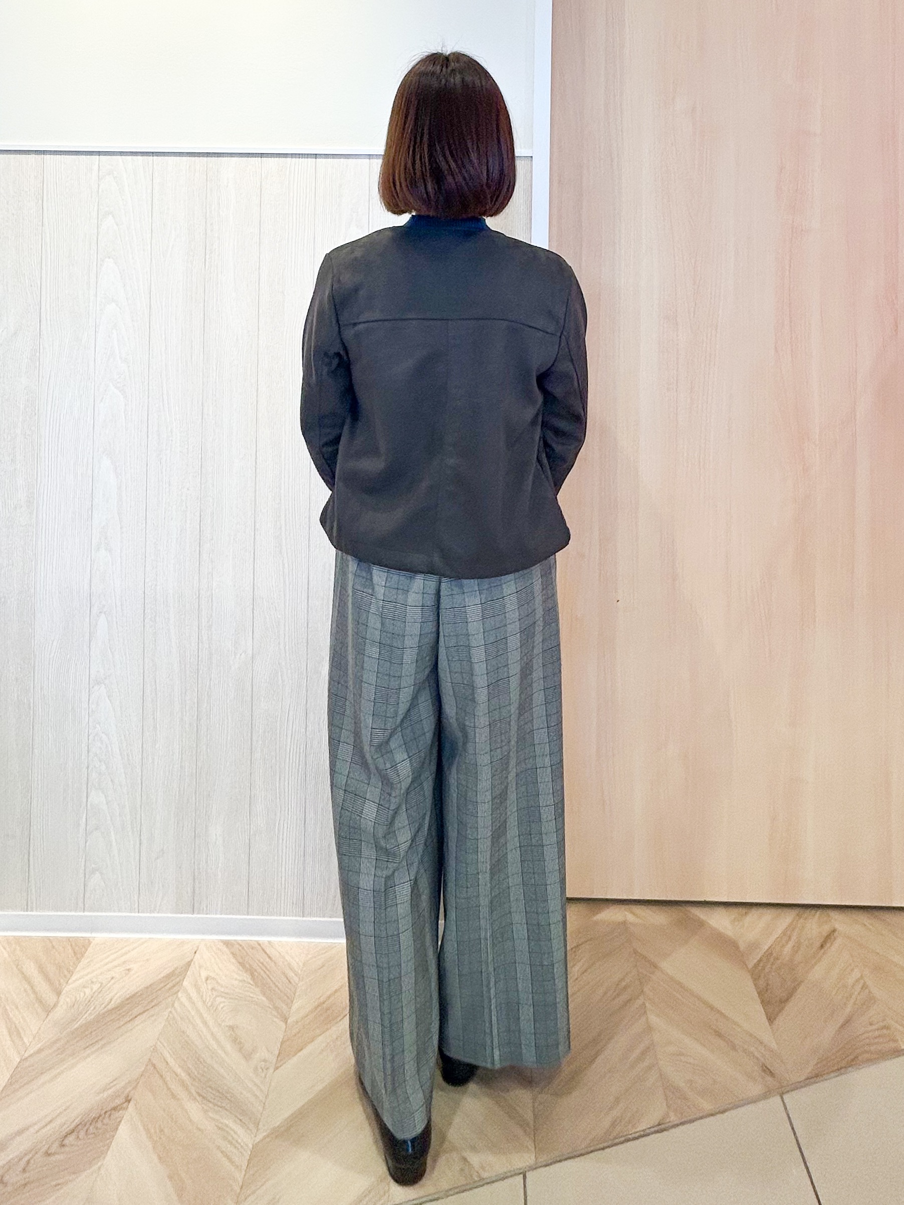 tomoさんの「SHOO･LA･RUE｜【S-LL/洗濯機可/ストレッチ】動きやすく軽やか スエード調ノーカラージップブルゾン」を使ったコーディネート