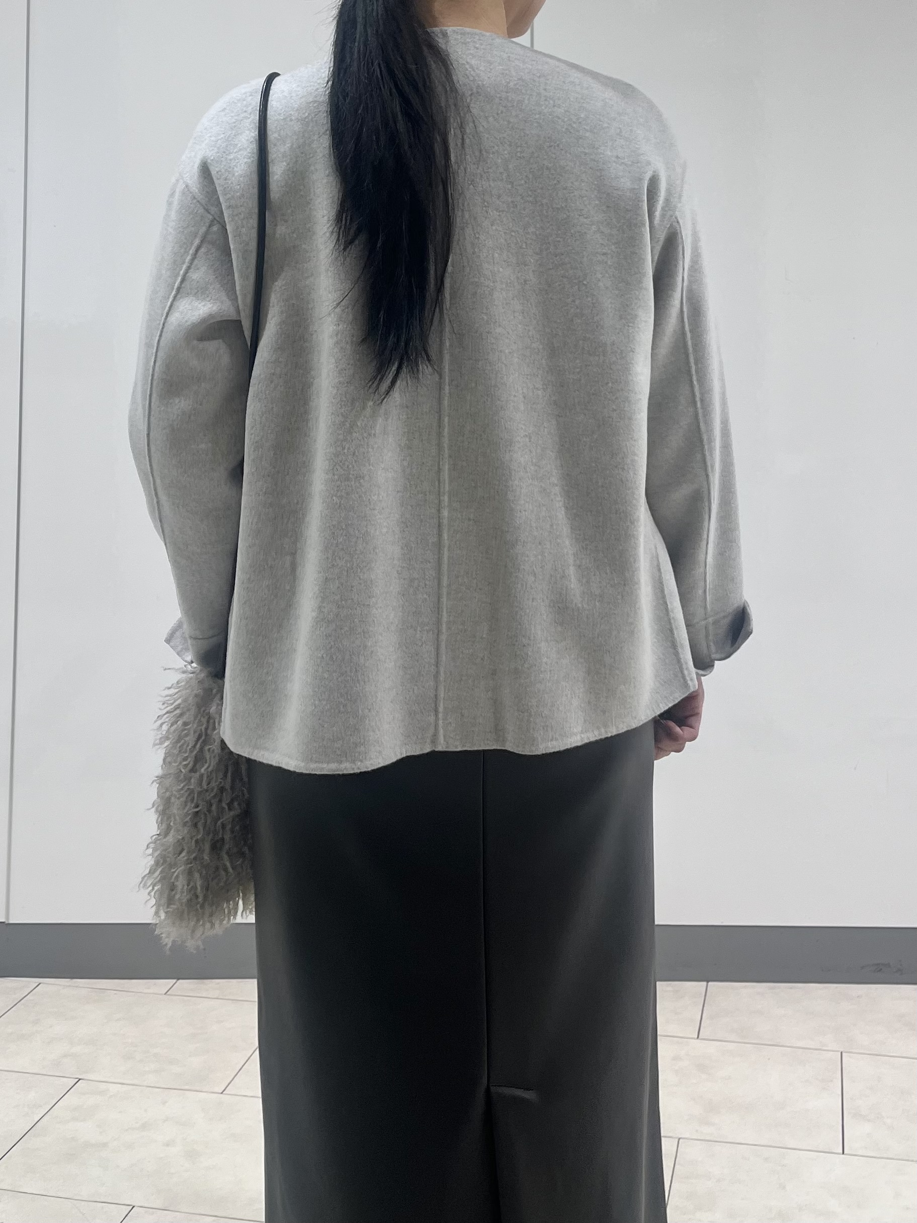 hasuさんの「INDIVI｜【ウール混／配色】ショート丈リバー丸首コート」を使ったコーディネート