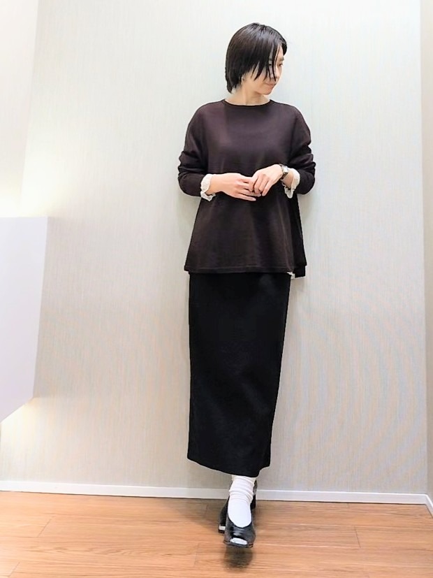 ミズタさんの「UNTITLED｜【きれいに体型カバー/8色展開】Aラインシルエットニットプルオーバー」を使ったコーディネート