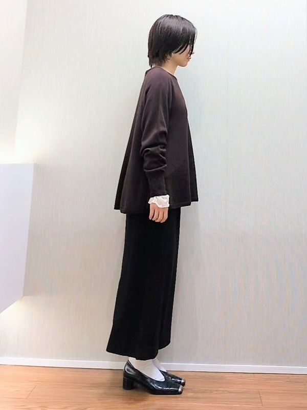 ミズタさんの「UNTITLED｜【きれいに体型カバー/8色展開】Aラインシルエットニットプルオーバー」を使ったコーディネート