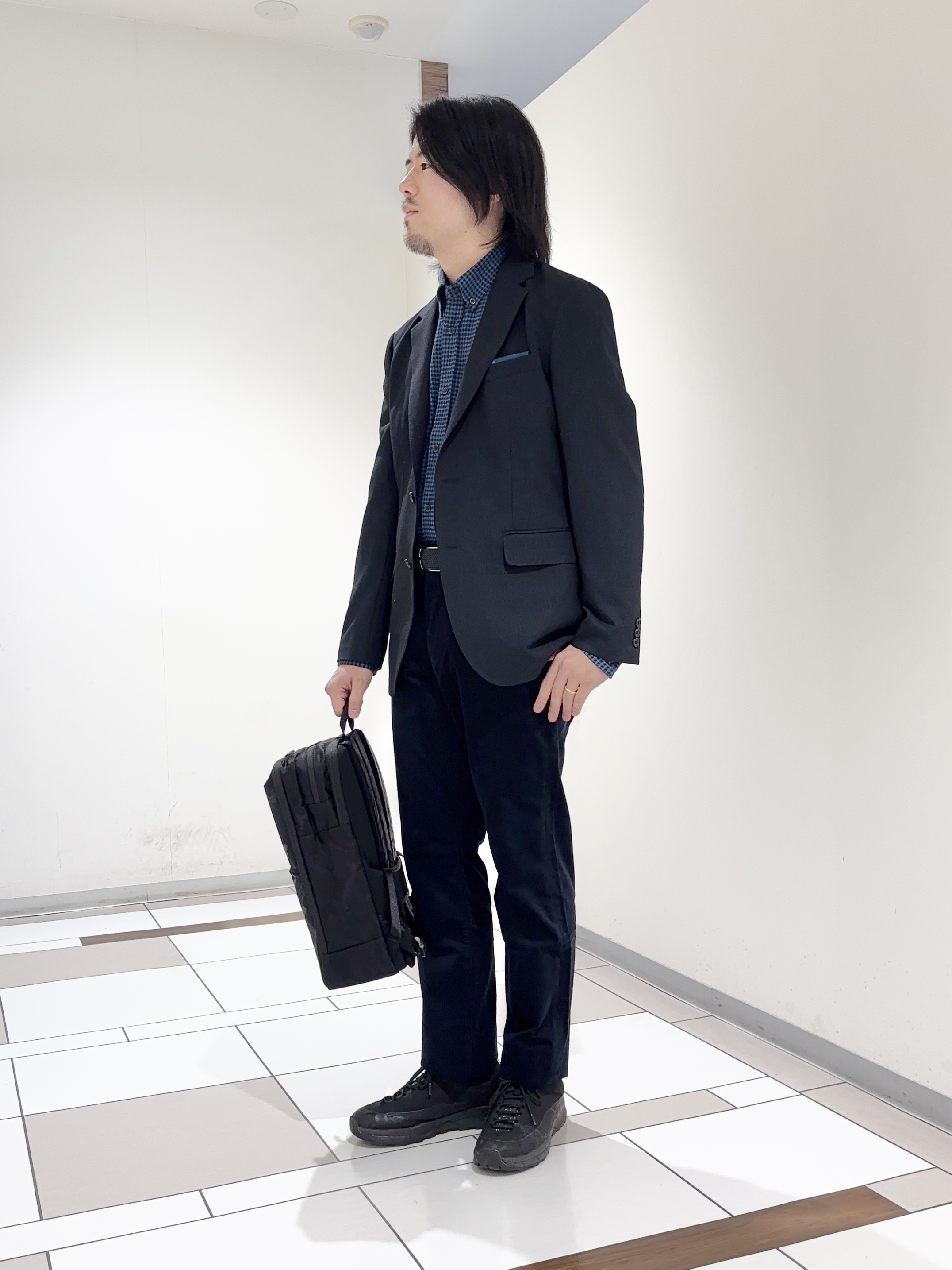 及川さんの「TAKEO KIKUCHI｜ウールライクキャットフット ジャケット」を使ったコーディネート