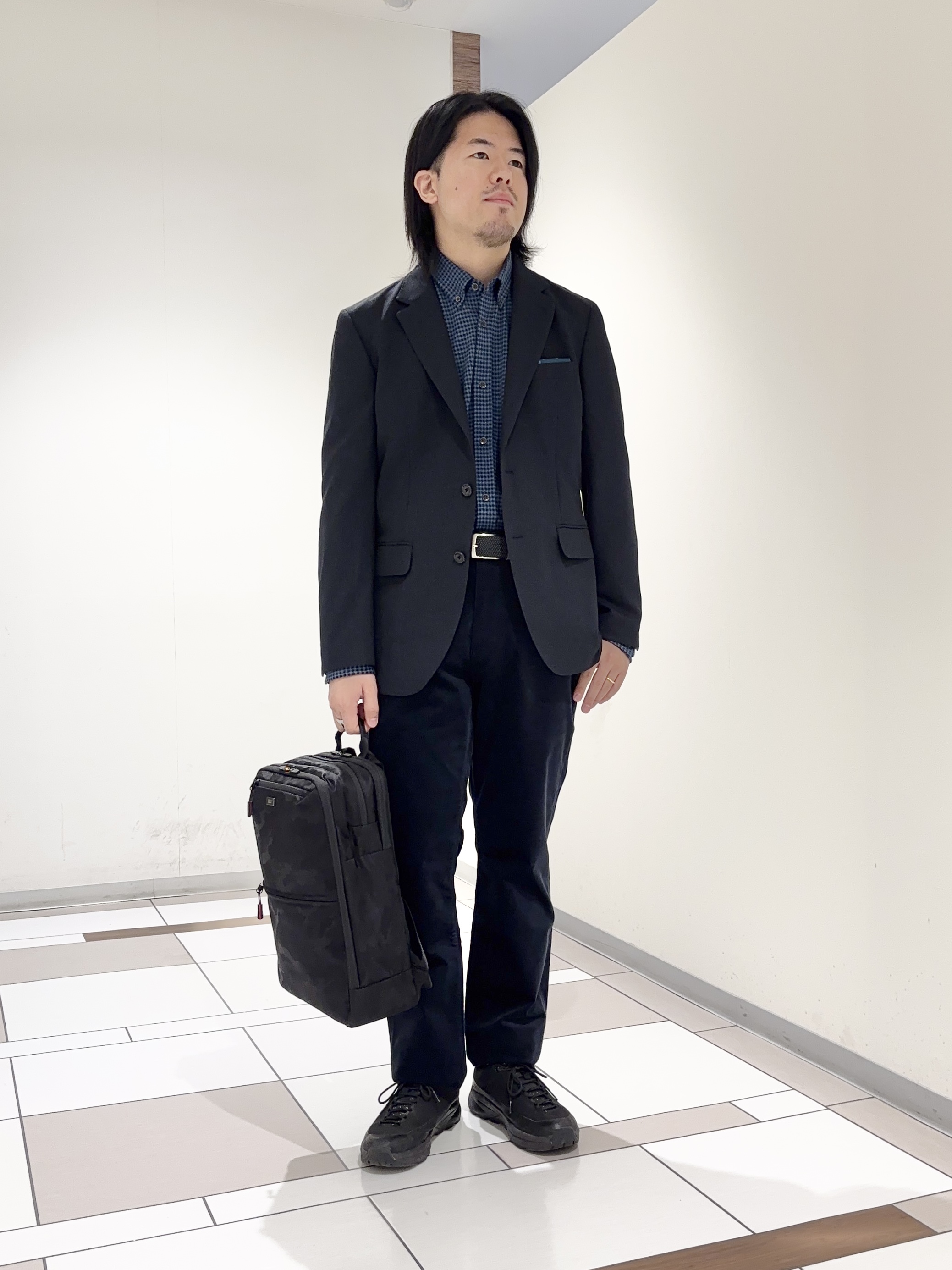 及川さんの「TAKEO KIKUCHI｜ウールライクキャットフット ジャケット」を使ったコーディネート