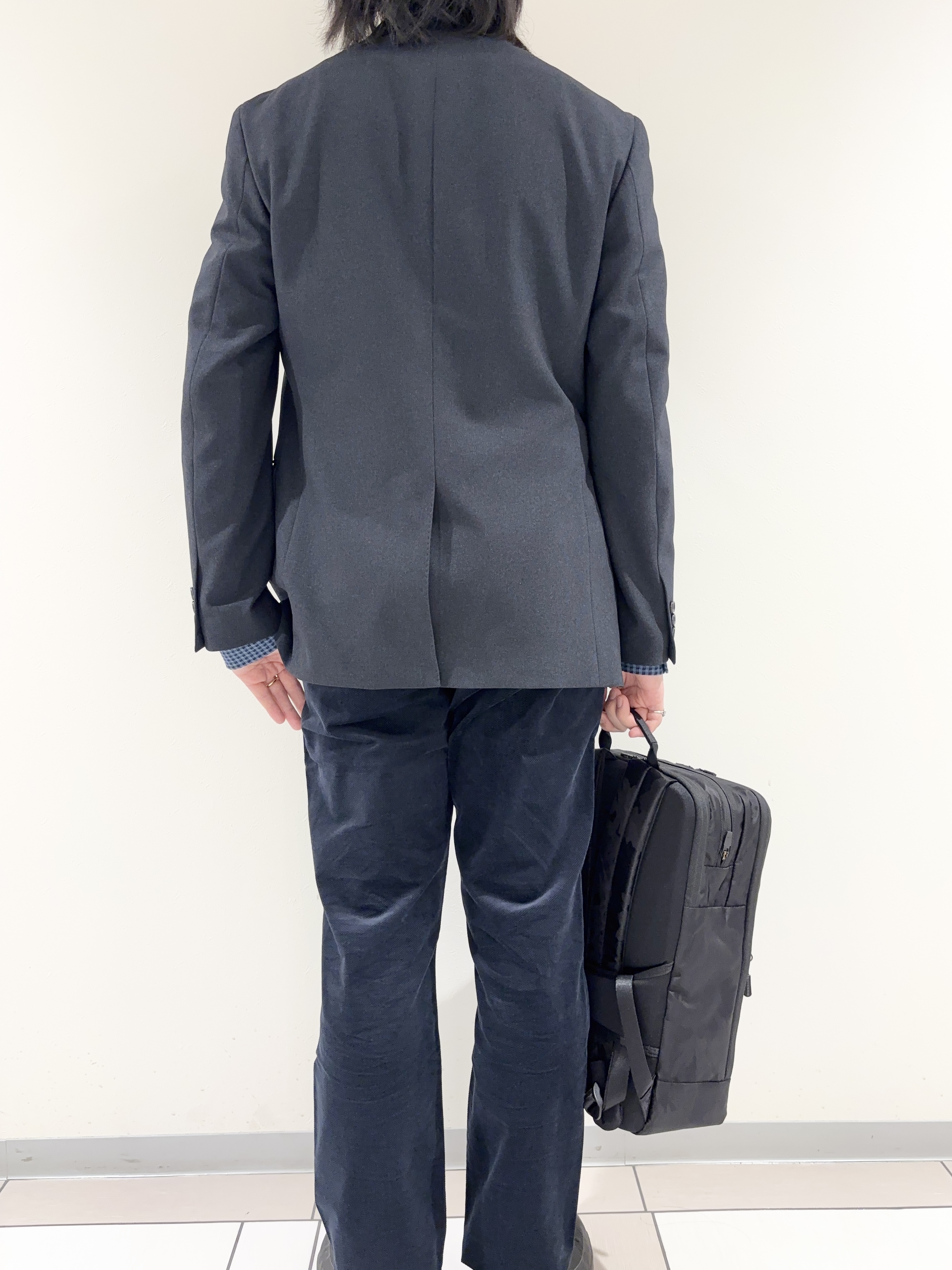 及川さんの「TAKEO KIKUCHI｜ウールライクキャットフット ジャケット」を使ったコーディネート