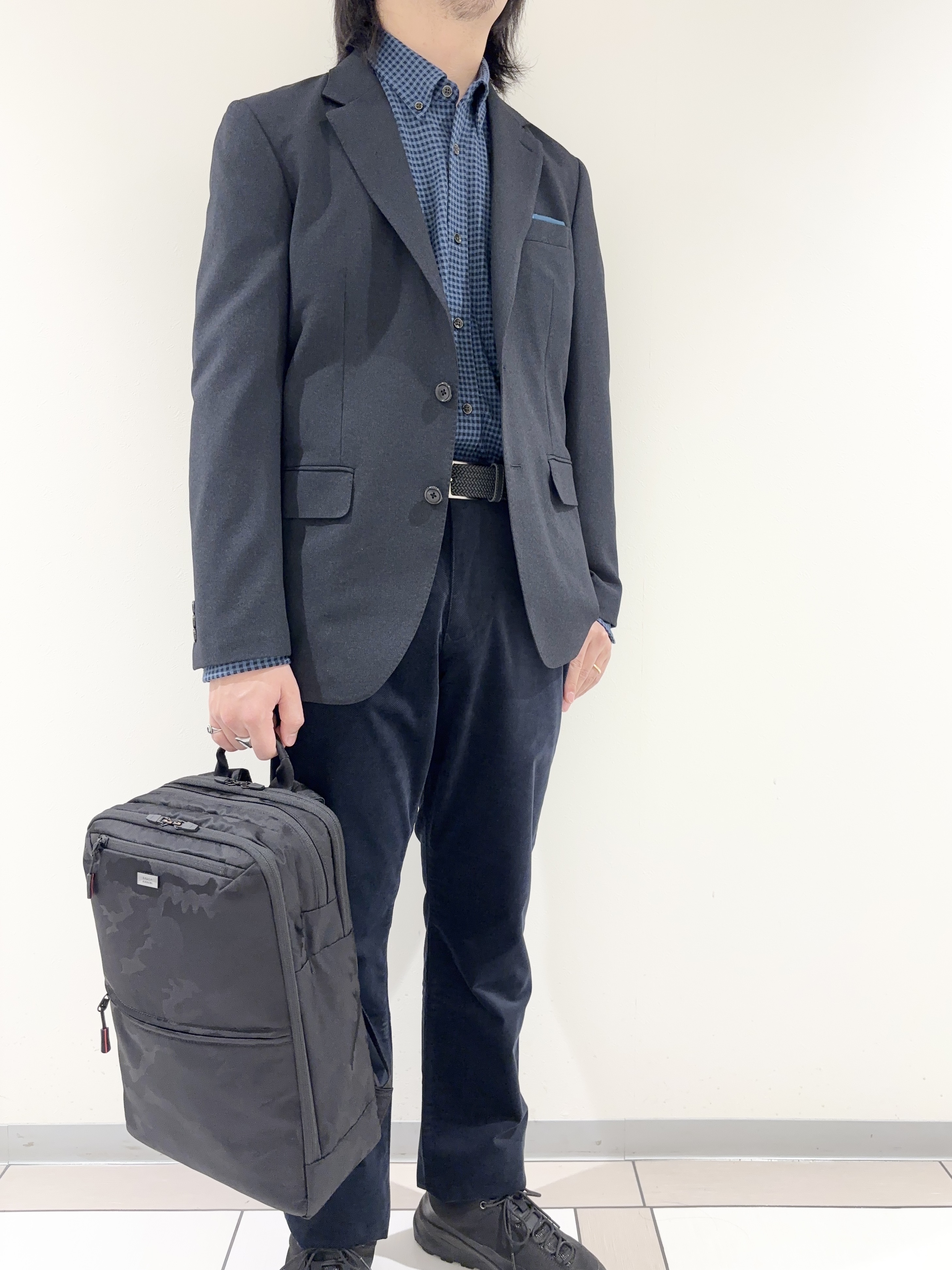 及川さんの「TAKEO KIKUCHI｜ウールライクキャットフット ジャケット」を使ったコーディネート