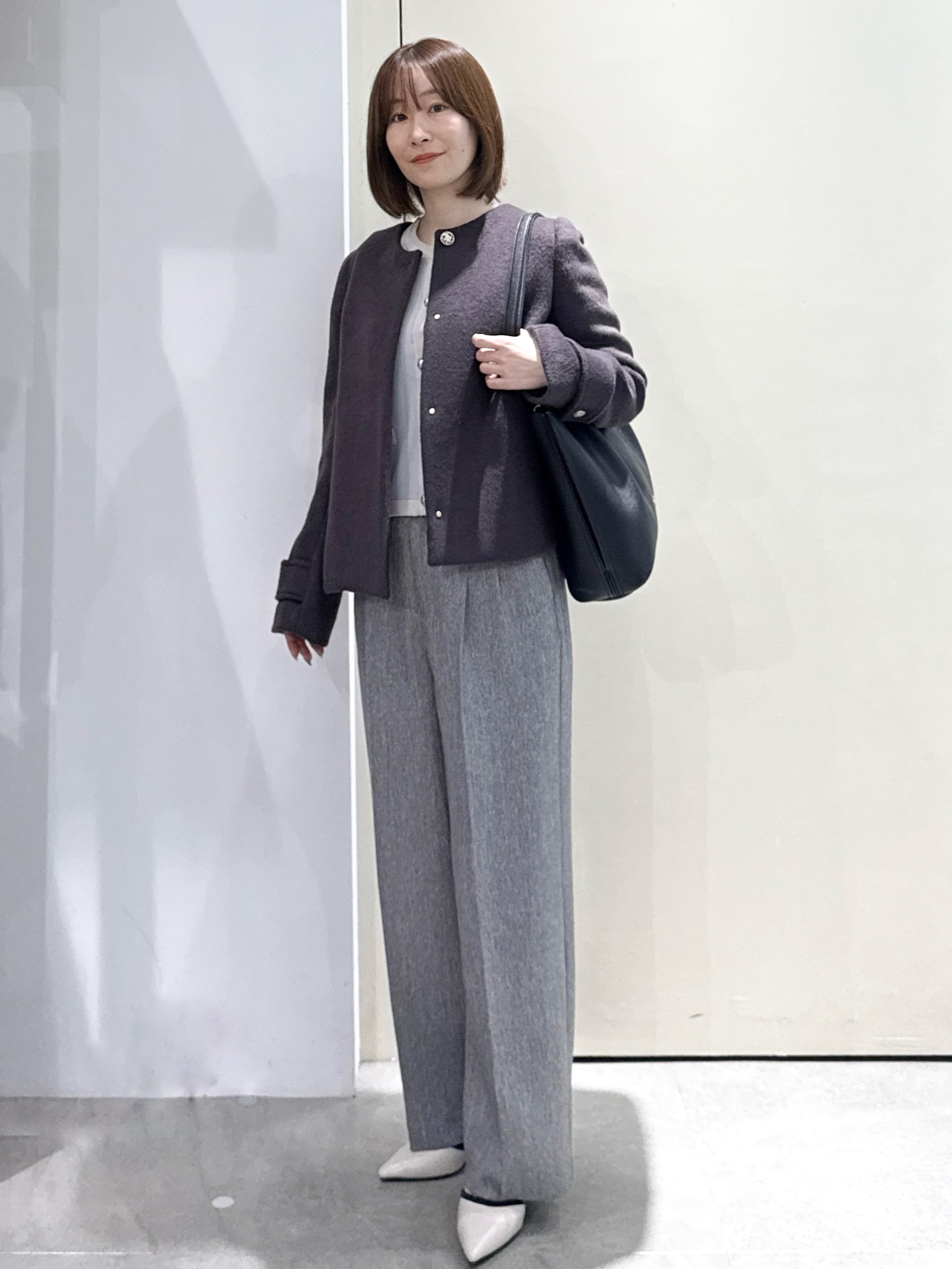 aikoさんの「OPAQUE.CLIP｜【植草美幸先生が指南する好印象スタイル】カシミヤ混ノーカラーショートコート」を使ったコーディネート
