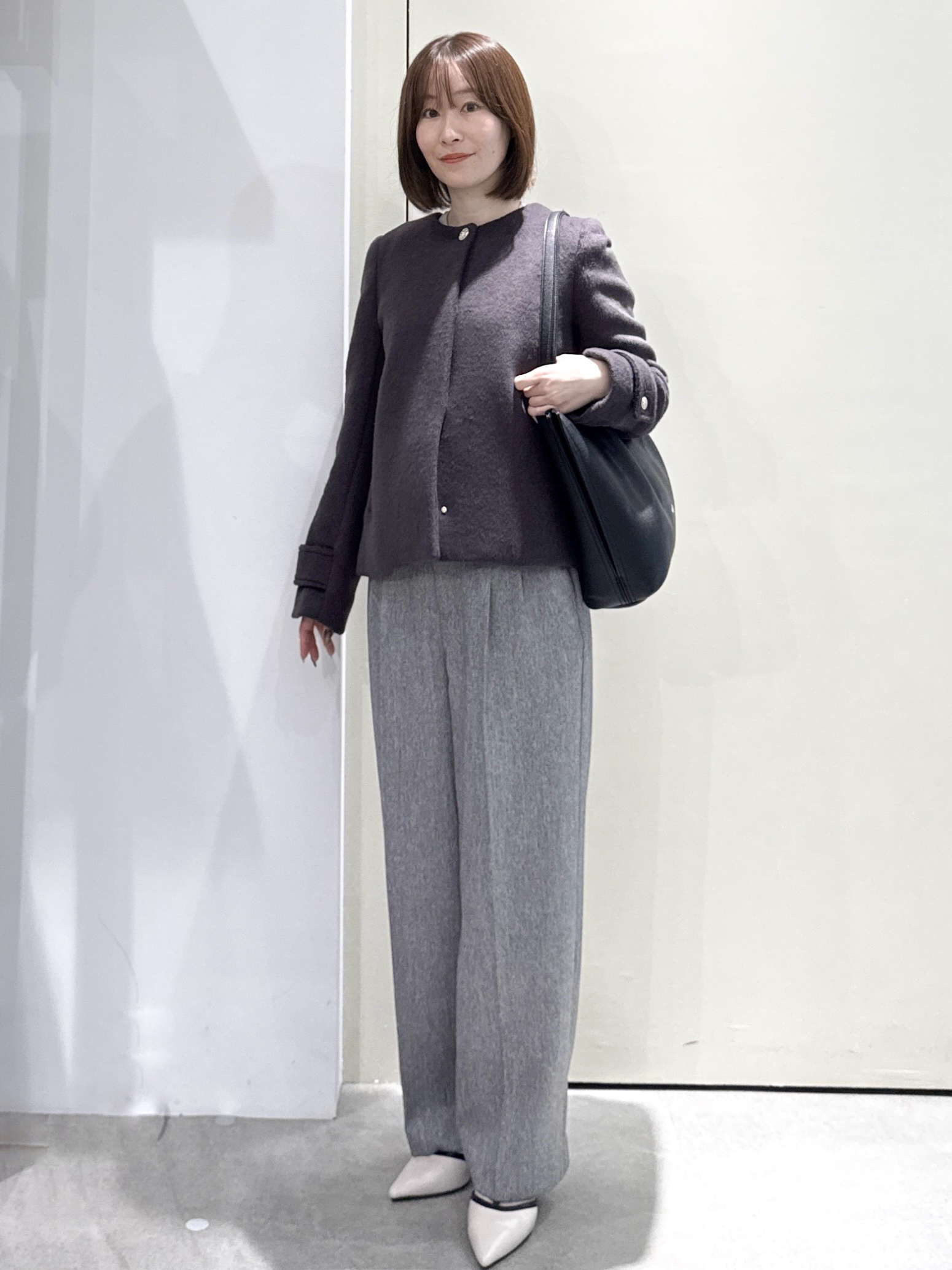 aikoさんの「OPAQUE.CLIP｜【植草美幸先生が指南する好印象スタイル】カシミヤ混ノーカラーショートコート」を使ったコーディネート