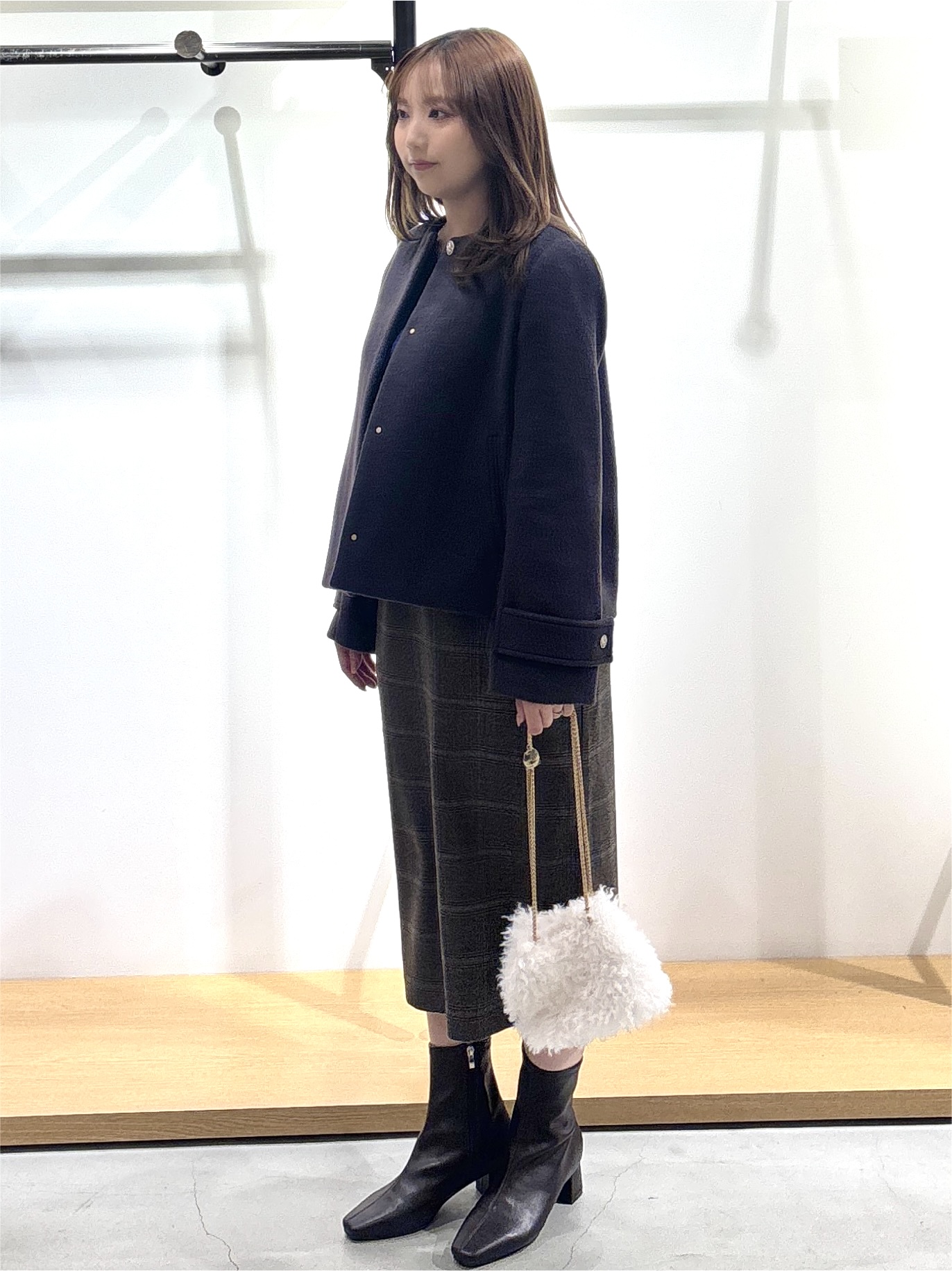 もとさんの「OPAQUE.CLIP｜【植草美幸先生が指南する好印象スタイル】カシミヤ混ノーカラーショートコート」を使ったコーディネート