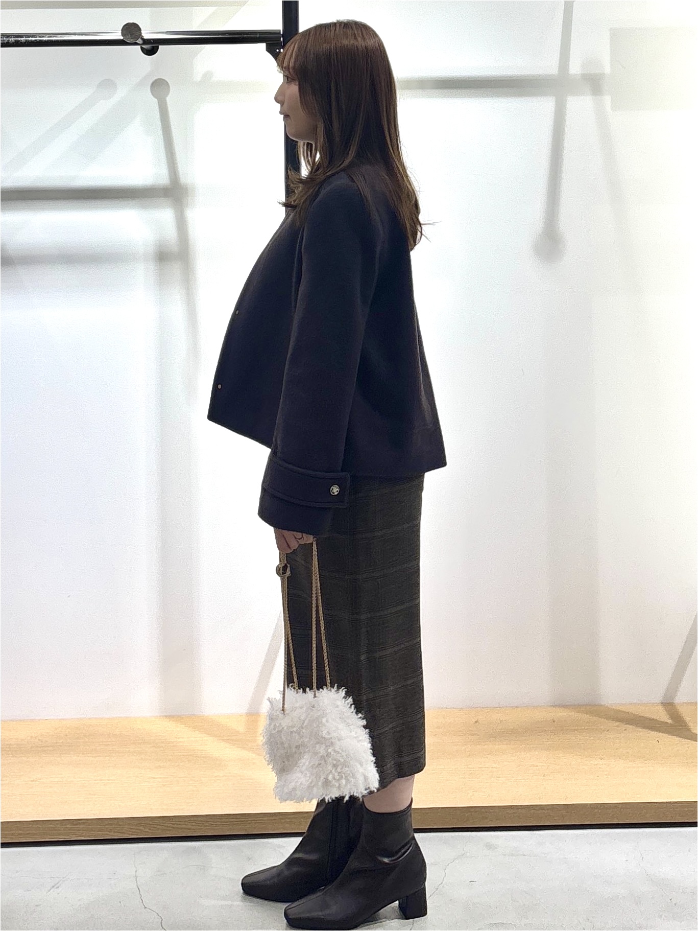もとさんの「OPAQUE.CLIP｜【植草美幸先生が指南する好印象スタイル】カシミヤ混ノーカラーショートコート」を使ったコーディネート