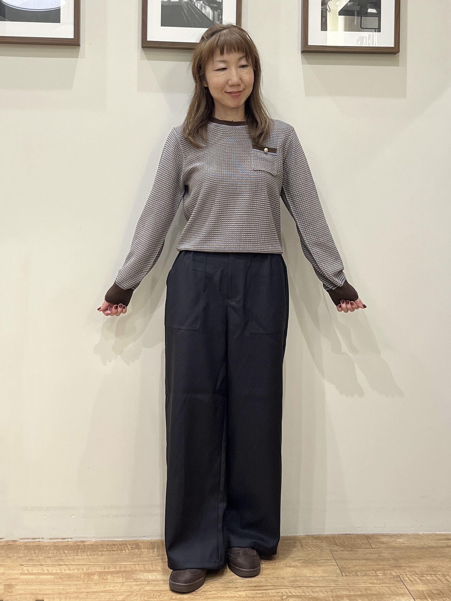 まつみさんの「SHOO･LA･RUE｜【毛玉になりにくい/S-LL/洗濯機可/体型カバー】Vネックゆったりカーディガン」を使ったコーディネート