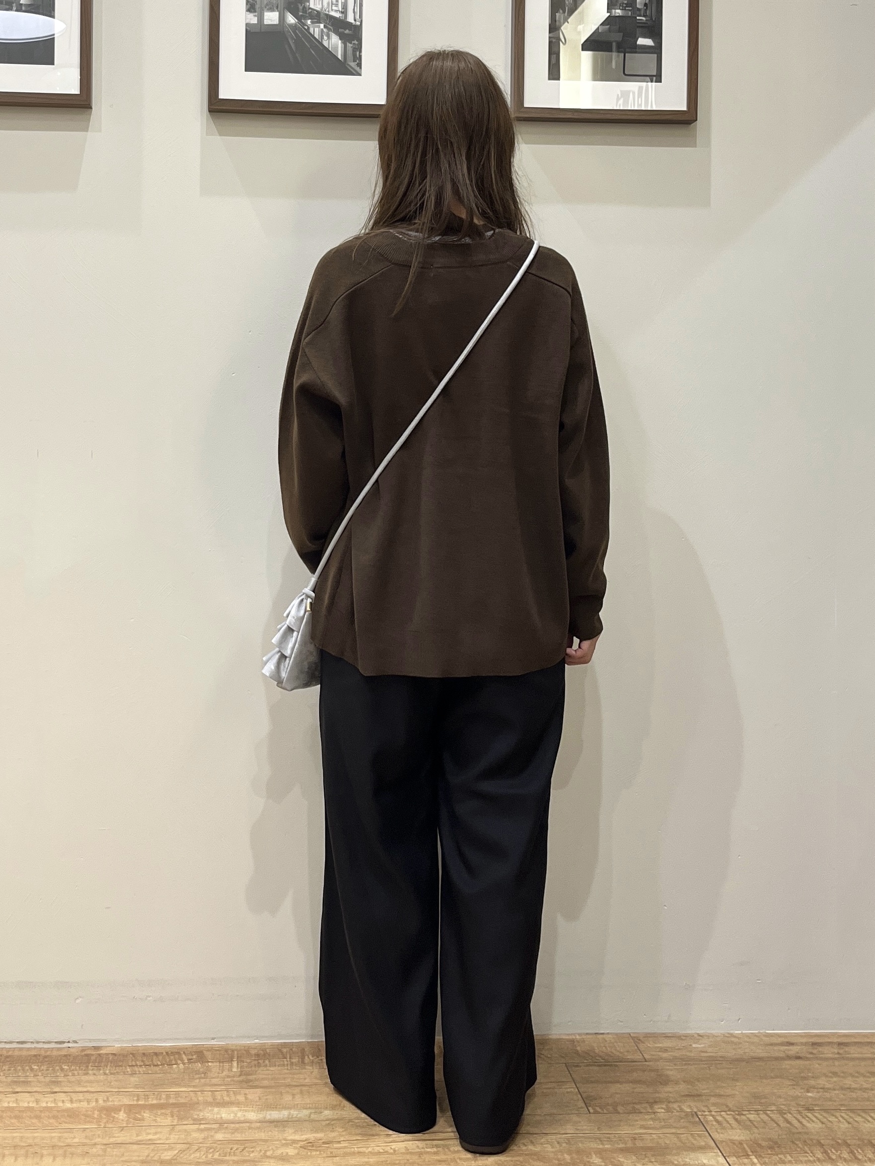 まつみさんの「SHOO･LA･RUE｜【毛玉になりにくい/S-LL/洗濯機可/体型カバー】Vネックゆったりカーディガン」を使ったコーディネート