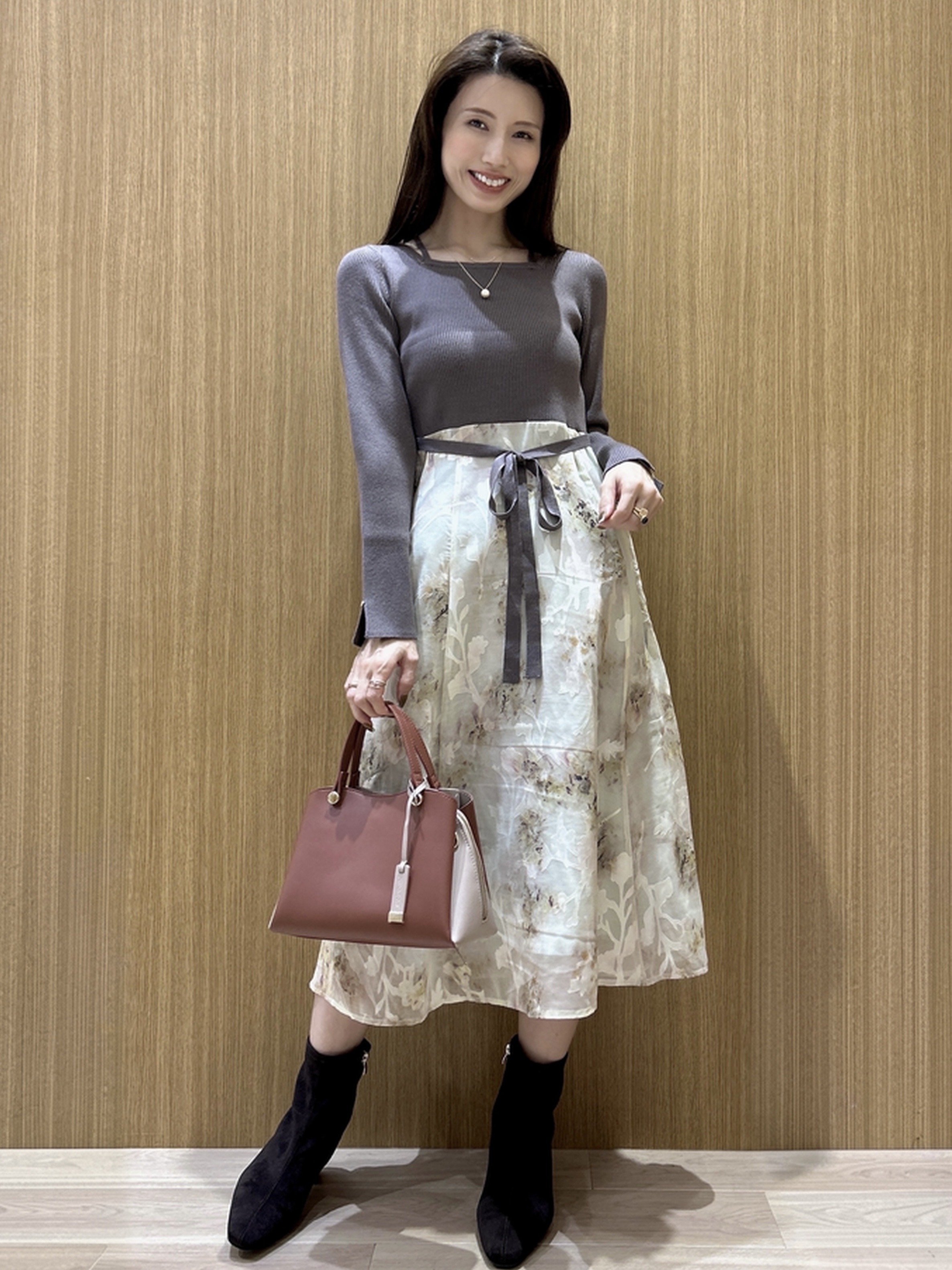 maiさんの「OPAQUE.CLIP｜【植草美幸先生が指南する好印象スタイル】フラワージャカードドッキングニットワンピース≪洗濯機OK≫」を使ったコーディネート