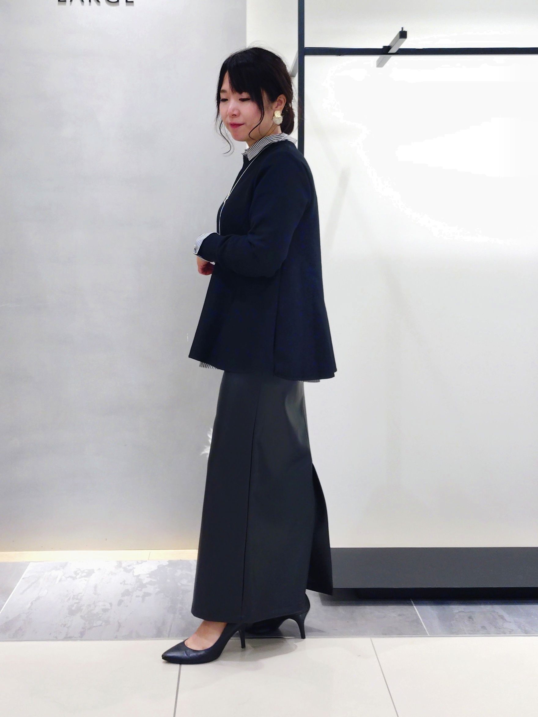 TOMOMIさんの「INDIVI｜【体型カバー／後ろボタン】ジャカードペプラムニット」を使ったコーディネート