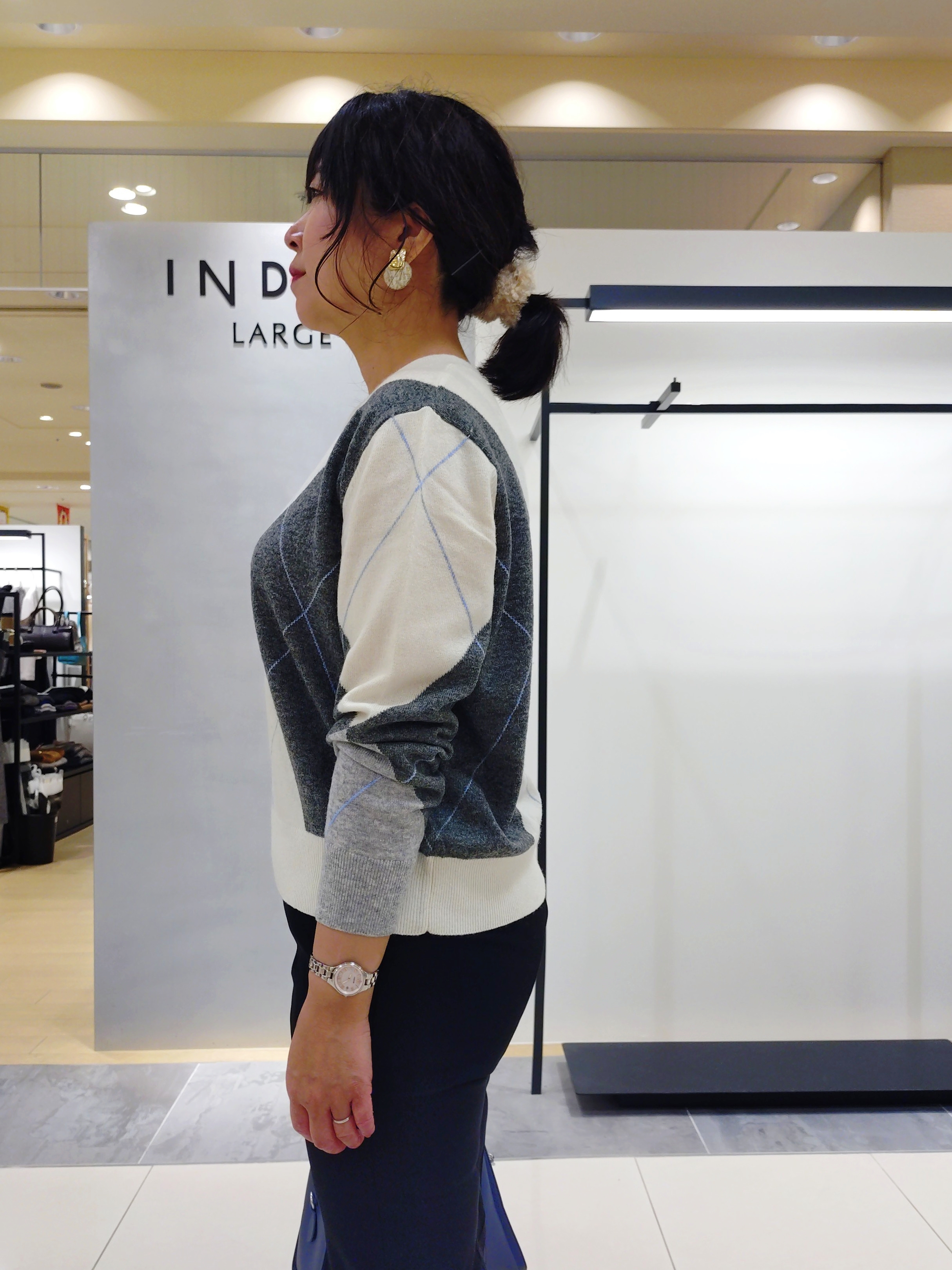 TOMOMIさんの「INDIVI｜【ウール混】ビッグアーガイル柄ニット」を使ったコーディネート