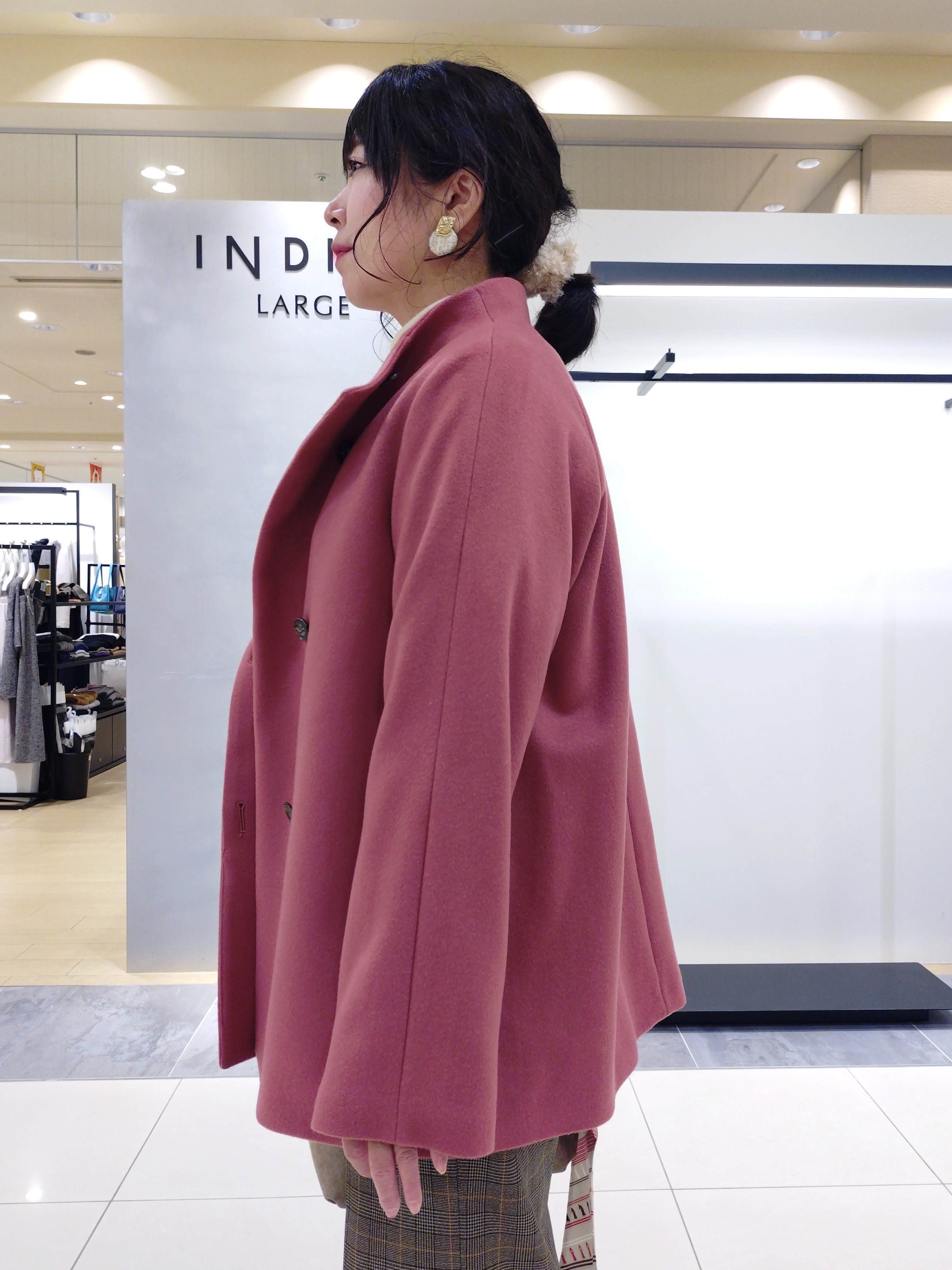 TOMOMIさんの「INDIVI｜【2柄展開】柄デザインスカーフ」を使ったコーディネート