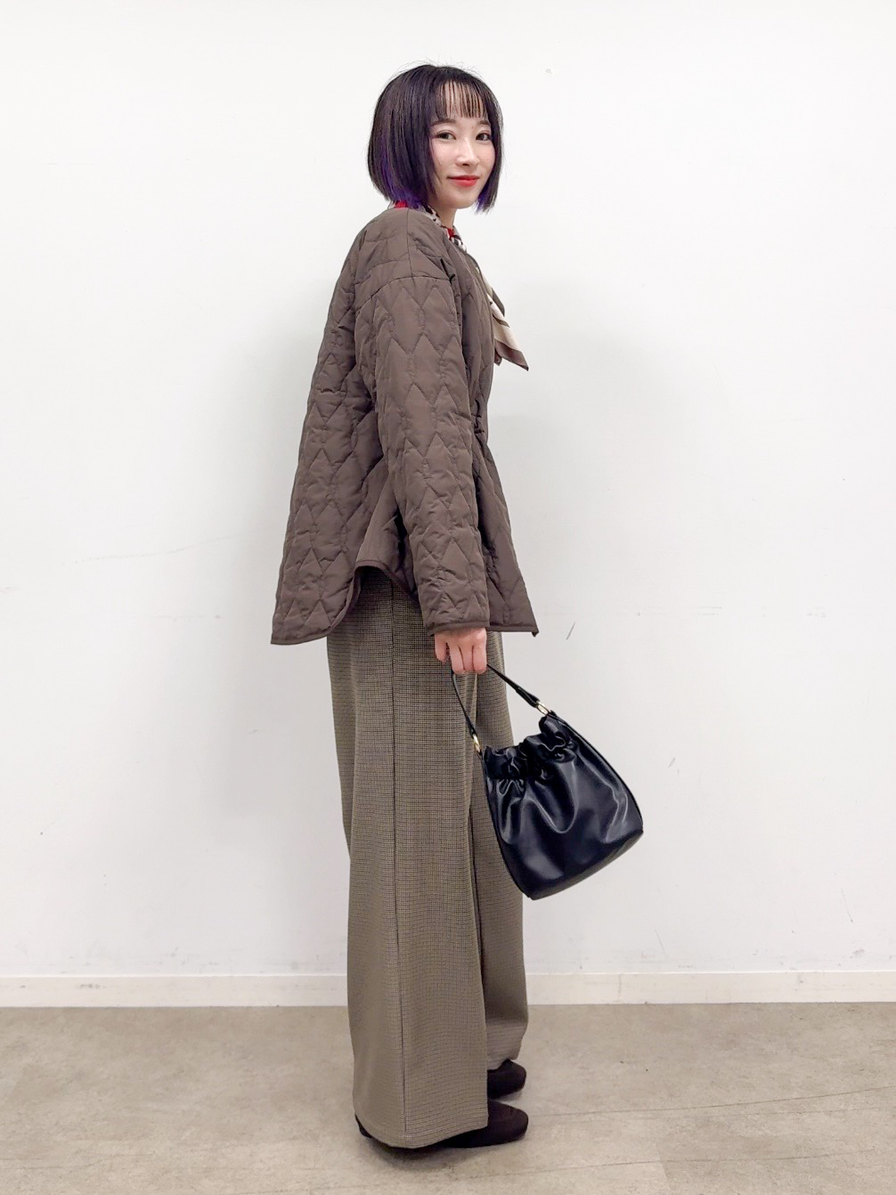 𝐜𝐡𝐢𝐤𝐚さんの「SHOO･LA･RUE｜【撥水/S-LL/洗濯機可】ウエスト絞れる キルト中綿ジャケット」を使ったコーディネート