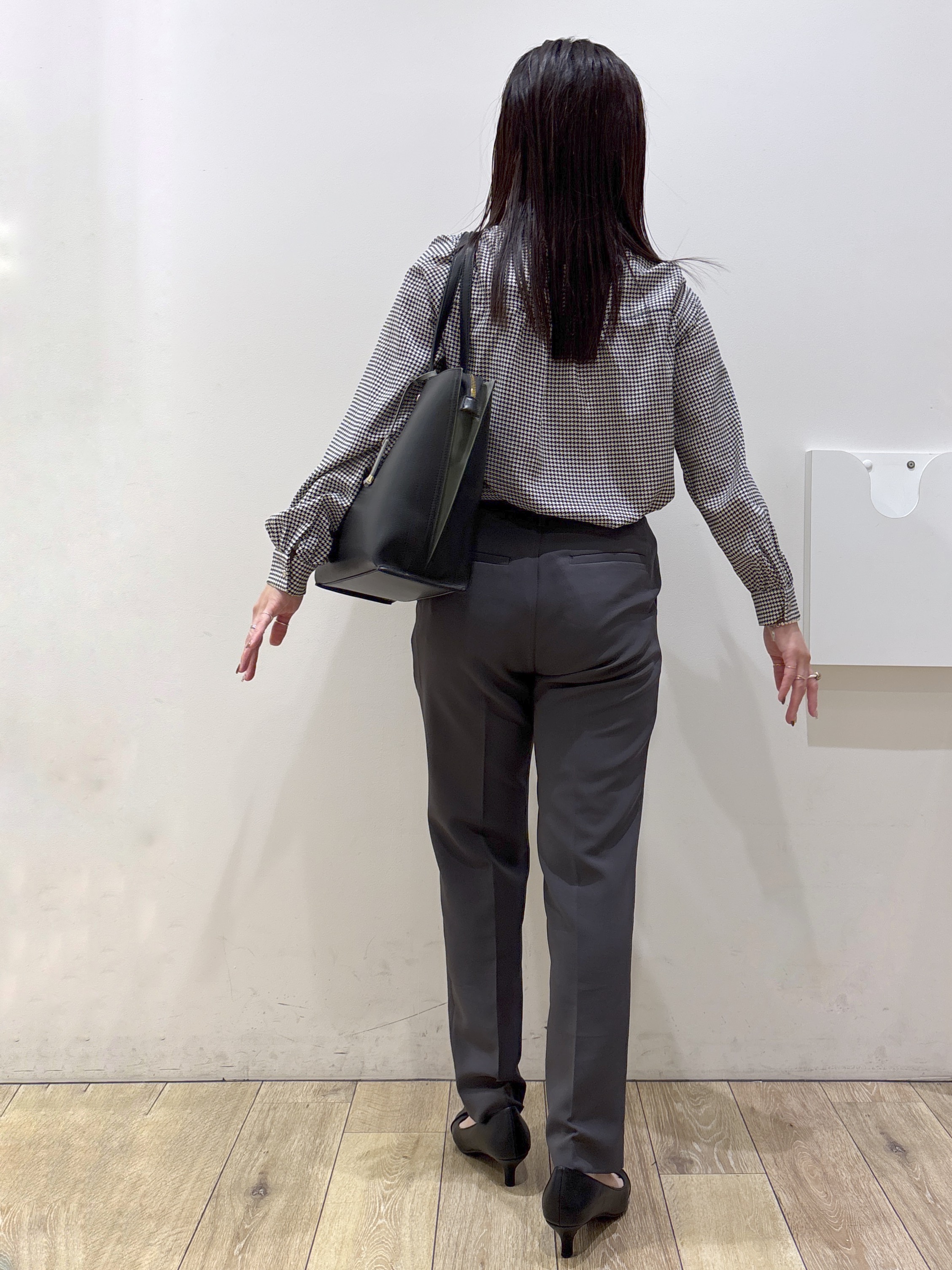 mameさんの「index｜【防シワ】ダブルフレアボウタイブラウス《洗濯機OK／イージーアイロン》」を使ったコーディネート