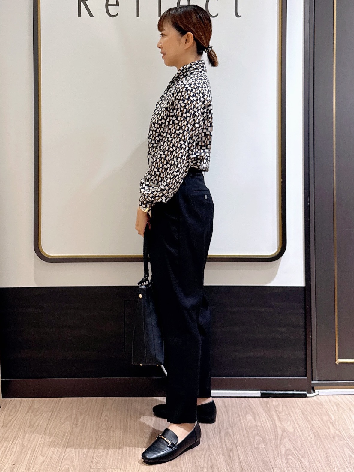 nekoさんの「Reflect｜【SS-4Lサイズ／セットアップ】幾何柄プリント ボウタイデザインブラウス」を使ったコーディネート