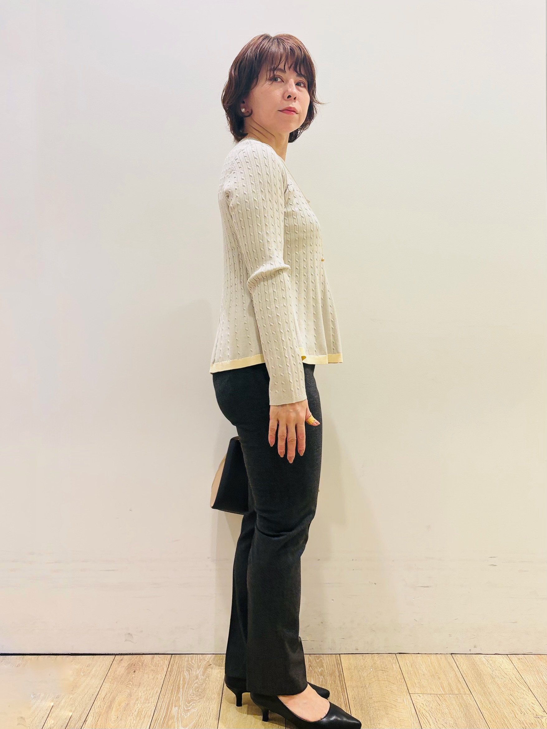 YUKOさんの「index｜バイカラーケーブルペプラムニット【洗濯機OK】」を使ったコーディネート
