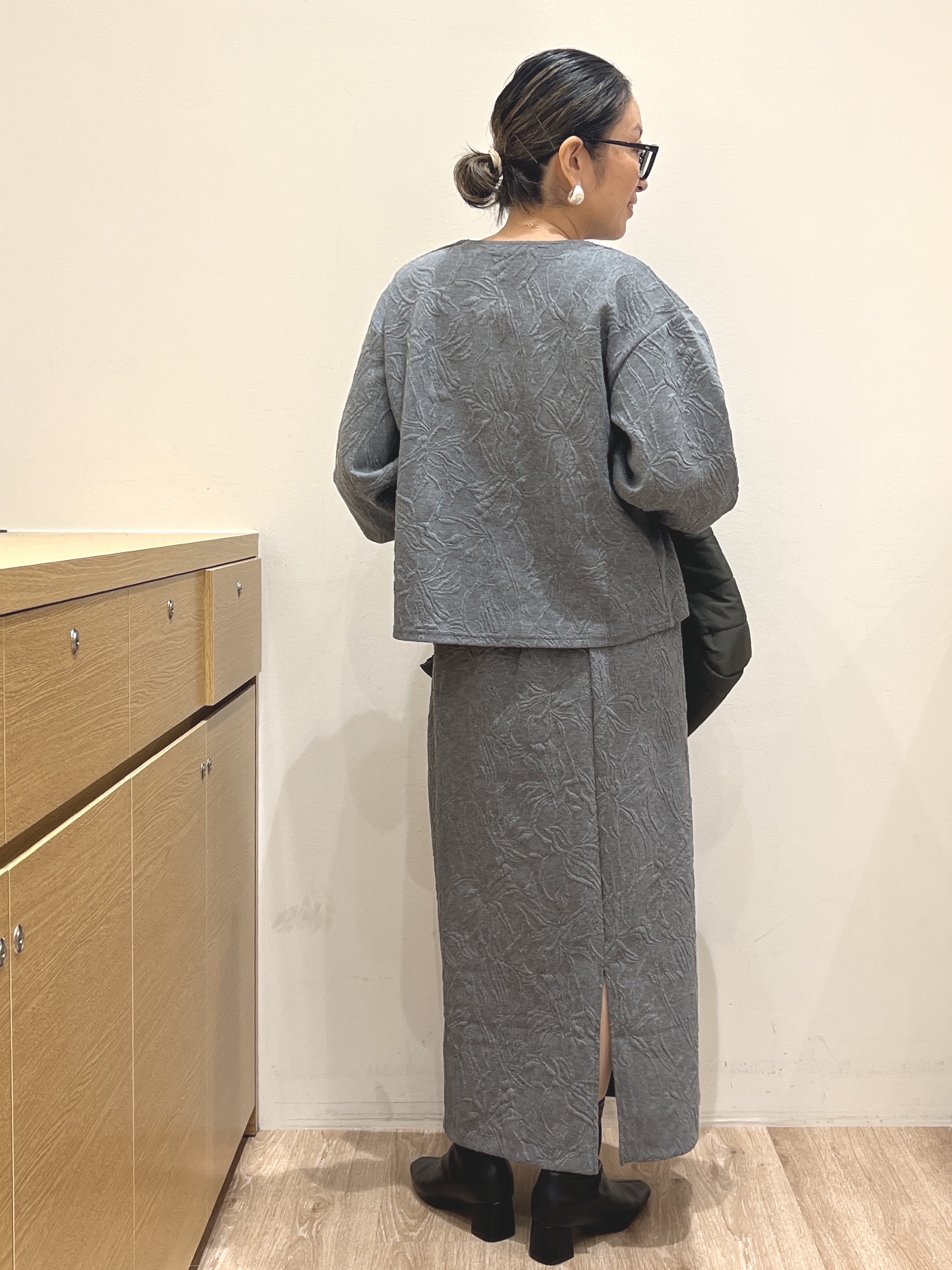 はつみさんの「OPAQUE.CLIP｜ふくれジャカードプルオーバー／セットアップ可【洗濯機OK】」を使ったコーディネート