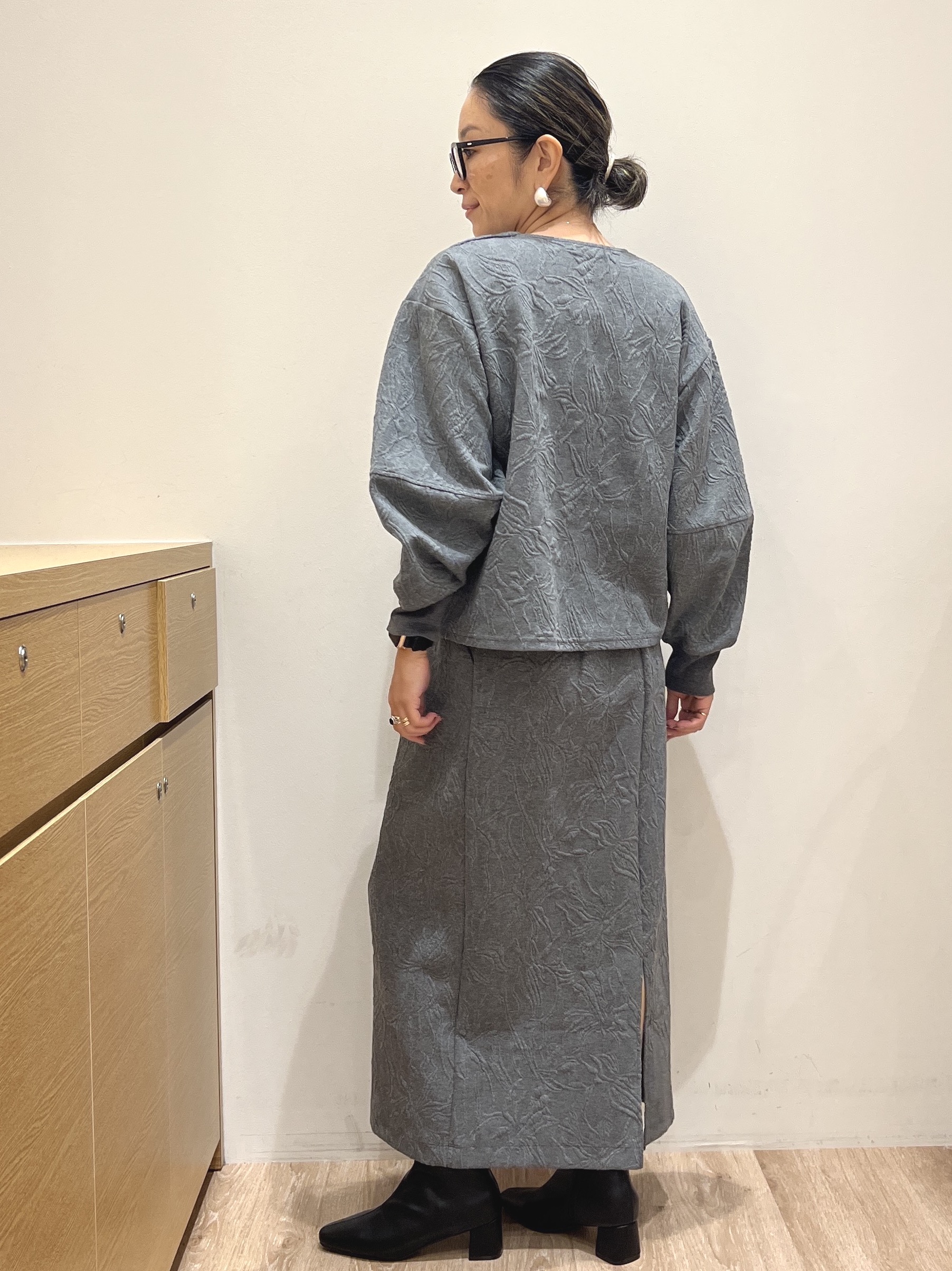はつみさんの「OPAQUE.CLIP｜ふくれジャカードプルオーバー／セットアップ可【洗濯機OK】」を使ったコーディネート