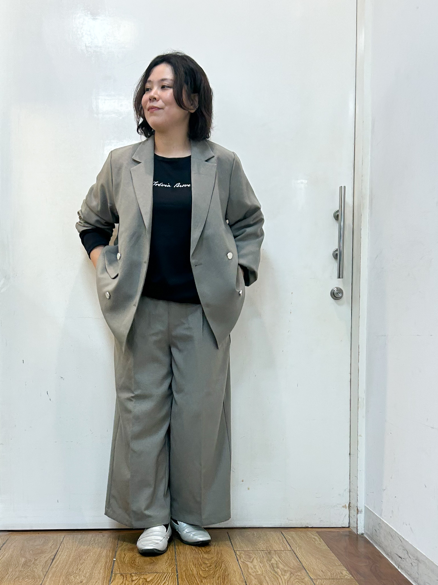 haruさんの「SHOO･LA･RUE｜【セットアップ可/洗濯後しわになりにくい】ウールフィール ダブルジャケット」を使ったコーディネート