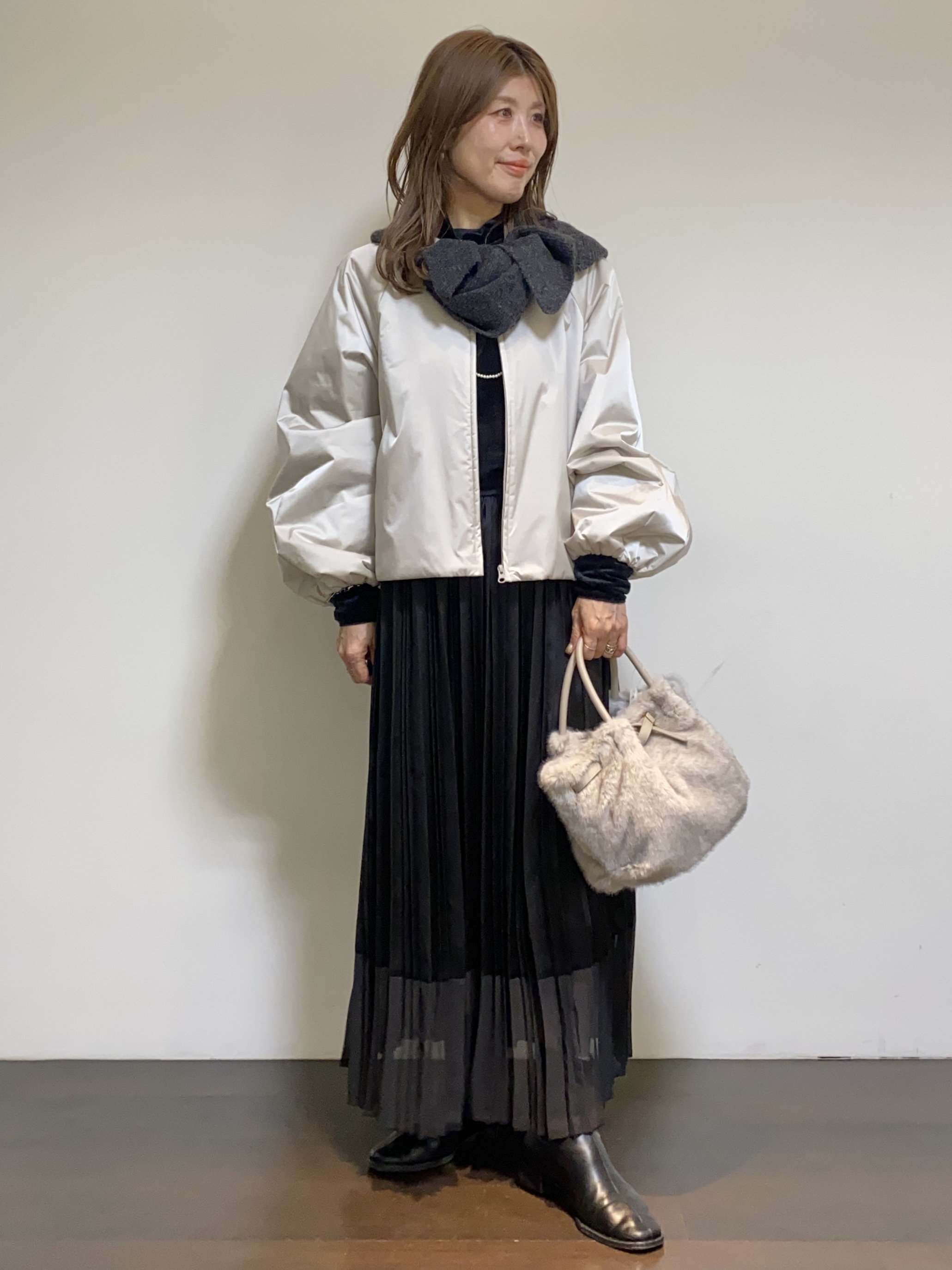 tomoさんの「UNTITLED｜【軽アウター/中綿/秋冬コート】ショートブルゾン」を使ったコーディネート
