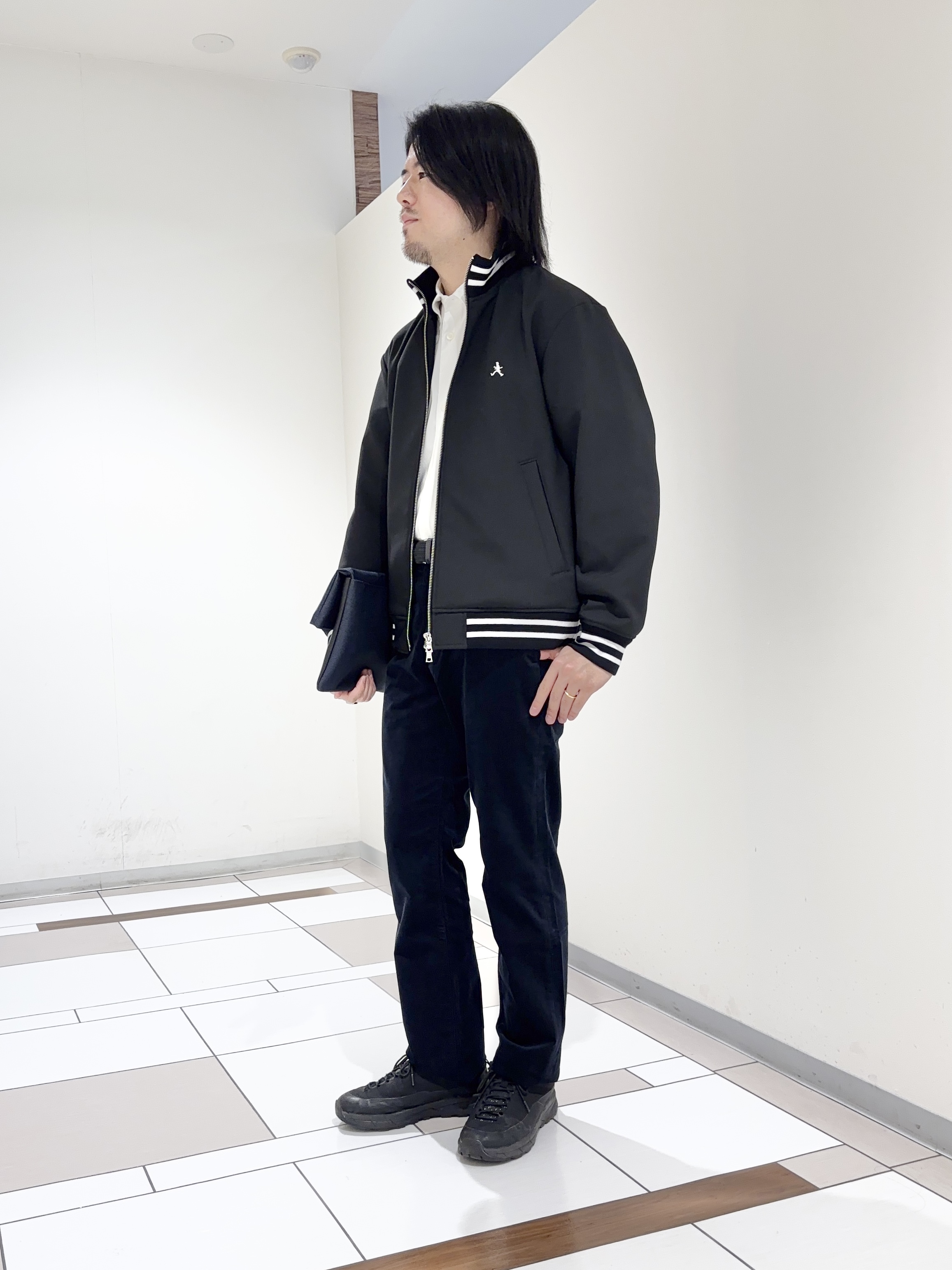 及川さんの「TAKEO KIKUCHI｜【BOWLER HAT LABEL】ダウンファブリック トラックジャケット」を使ったコーディネート
