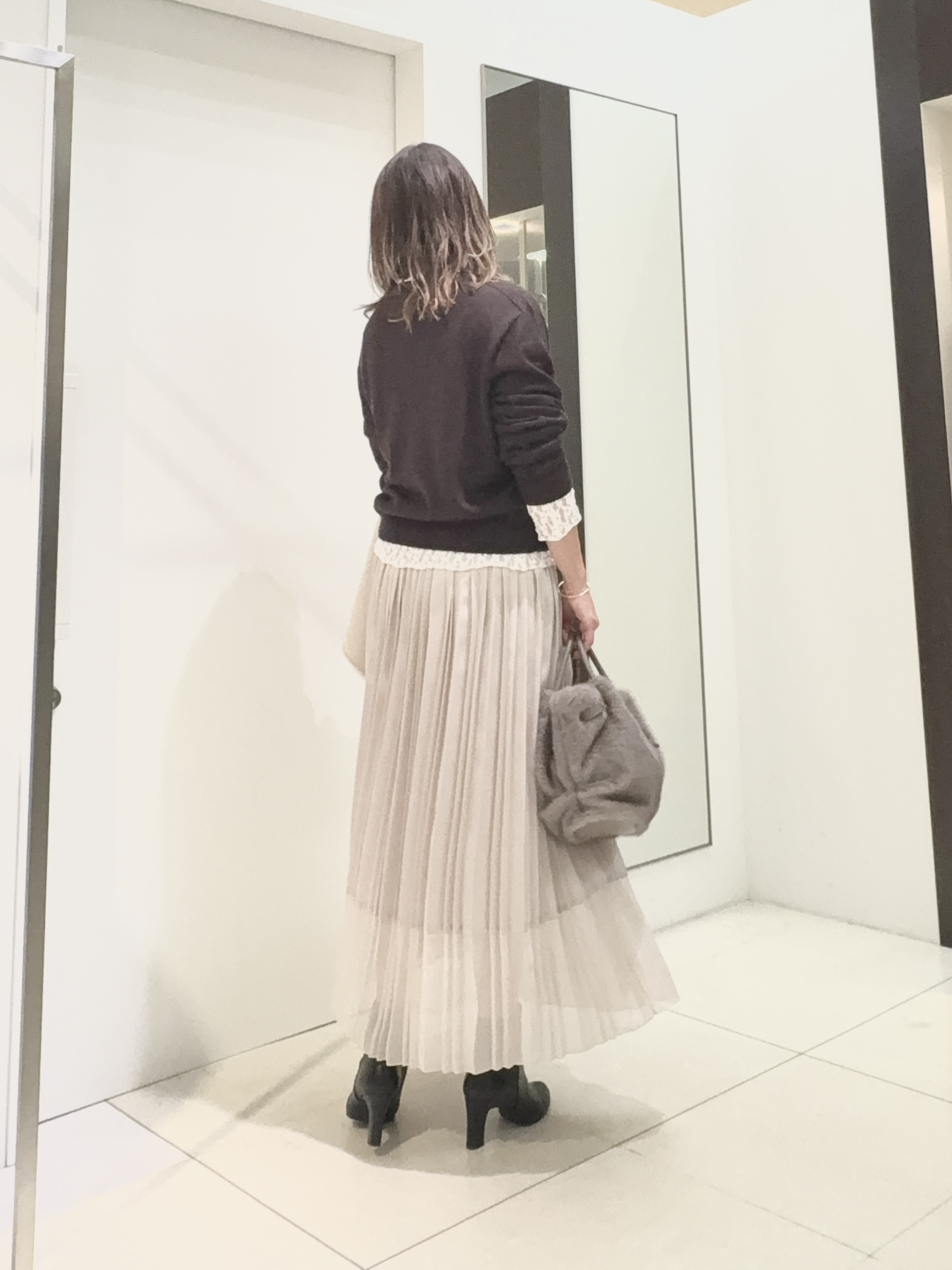 tomoさんの「UNTITLED｜【マフラー付き/ゆったり】リバーコート」を使ったコーディネート