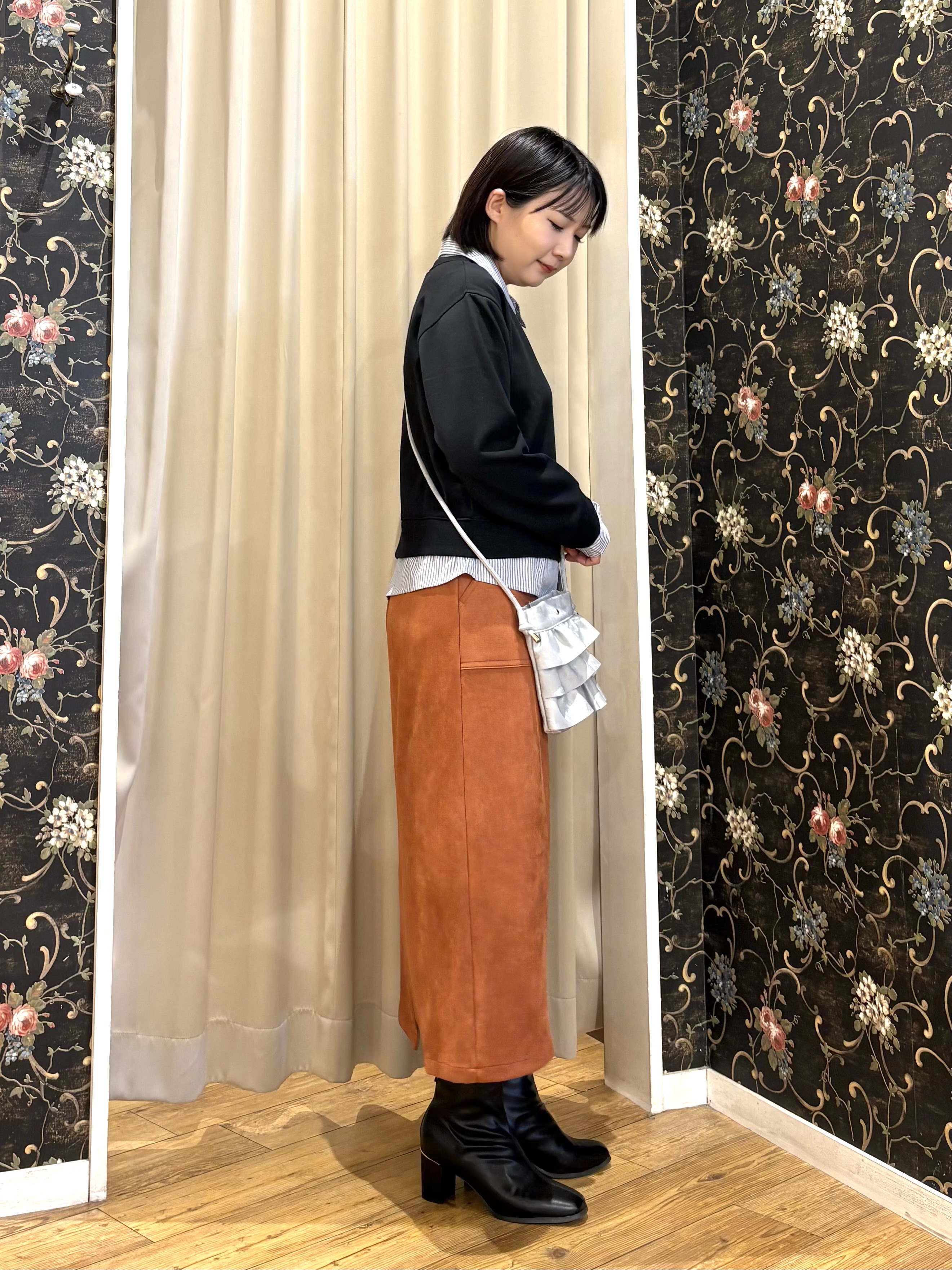 ネリさんの「SHOO･LA･RUE｜【S-LL/洗濯機可】一枚でレイヤード感が完成する シャツドッキング裏毛トップス」を使ったコーディネート