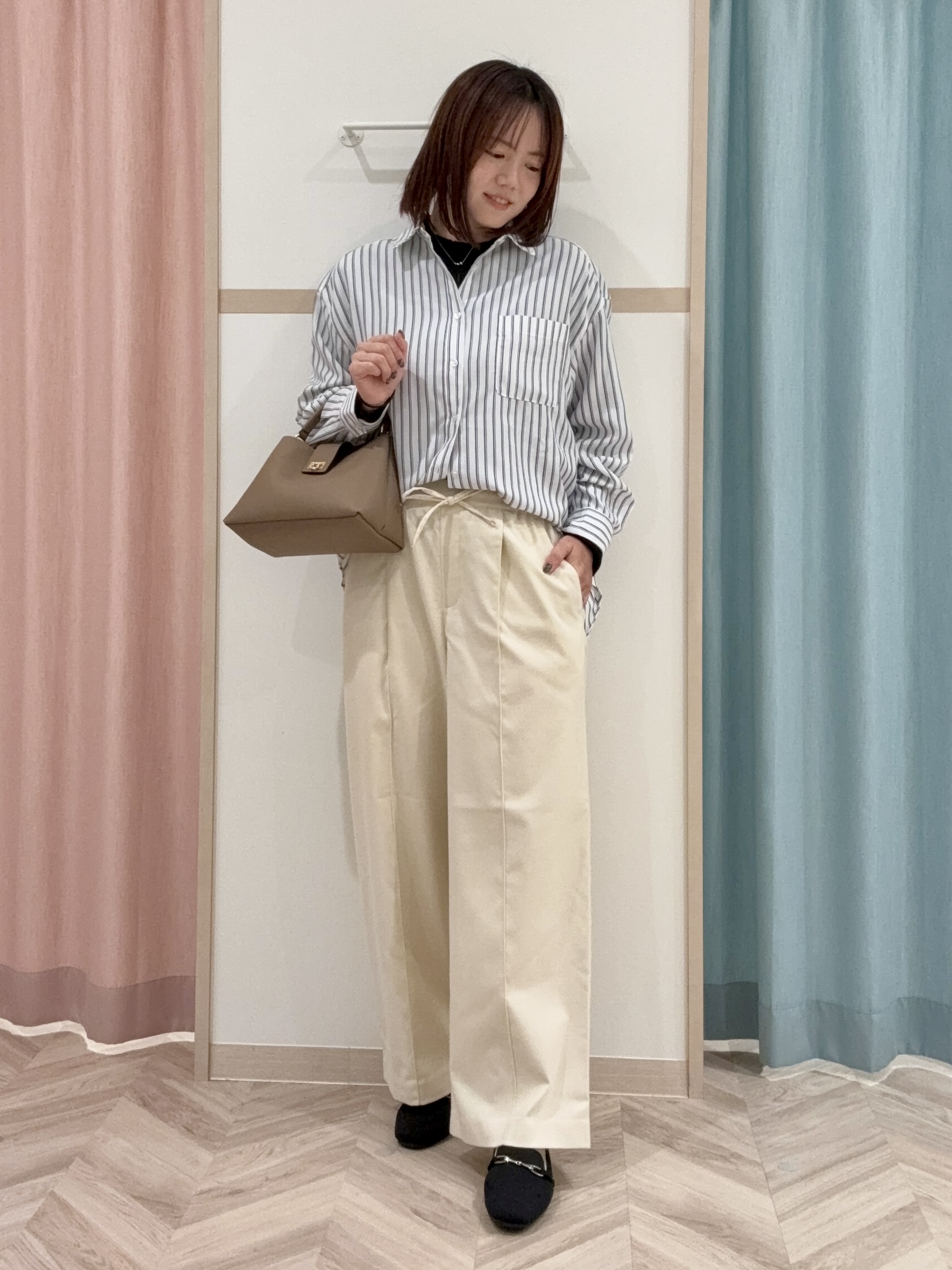 kさんの「SHOO･LA･RUE｜【体型カバー/洗濯機可/ポケット付き】ゆるシルエット もちもち ボタンレスカーディガン」を使ったコーディネート