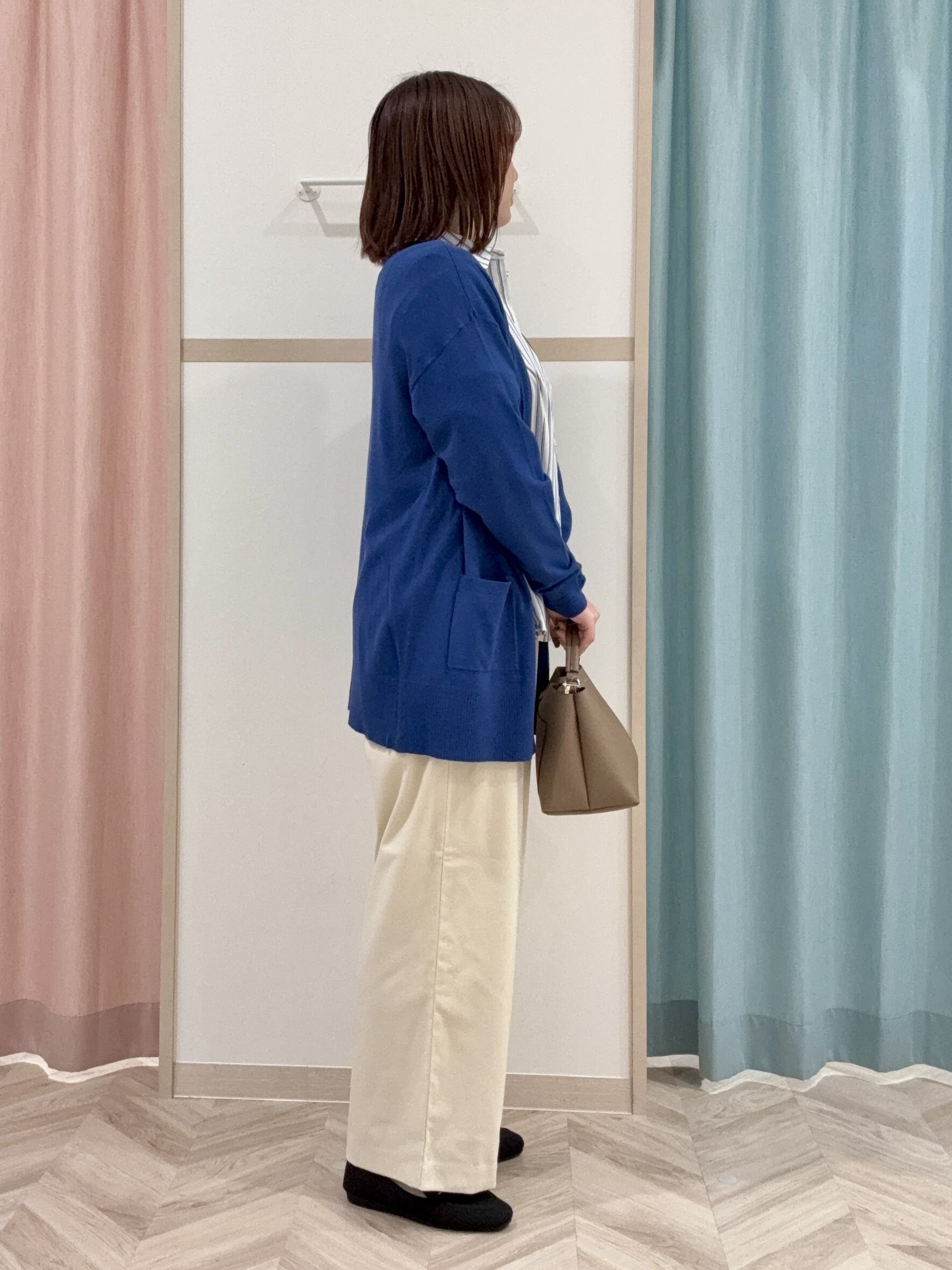 kさんの「SHOO･LA･RUE｜【体型カバー/洗濯機可/ポケット付き】ゆるシルエット もちもち ボタンレスカーディガン」を使ったコーディネート