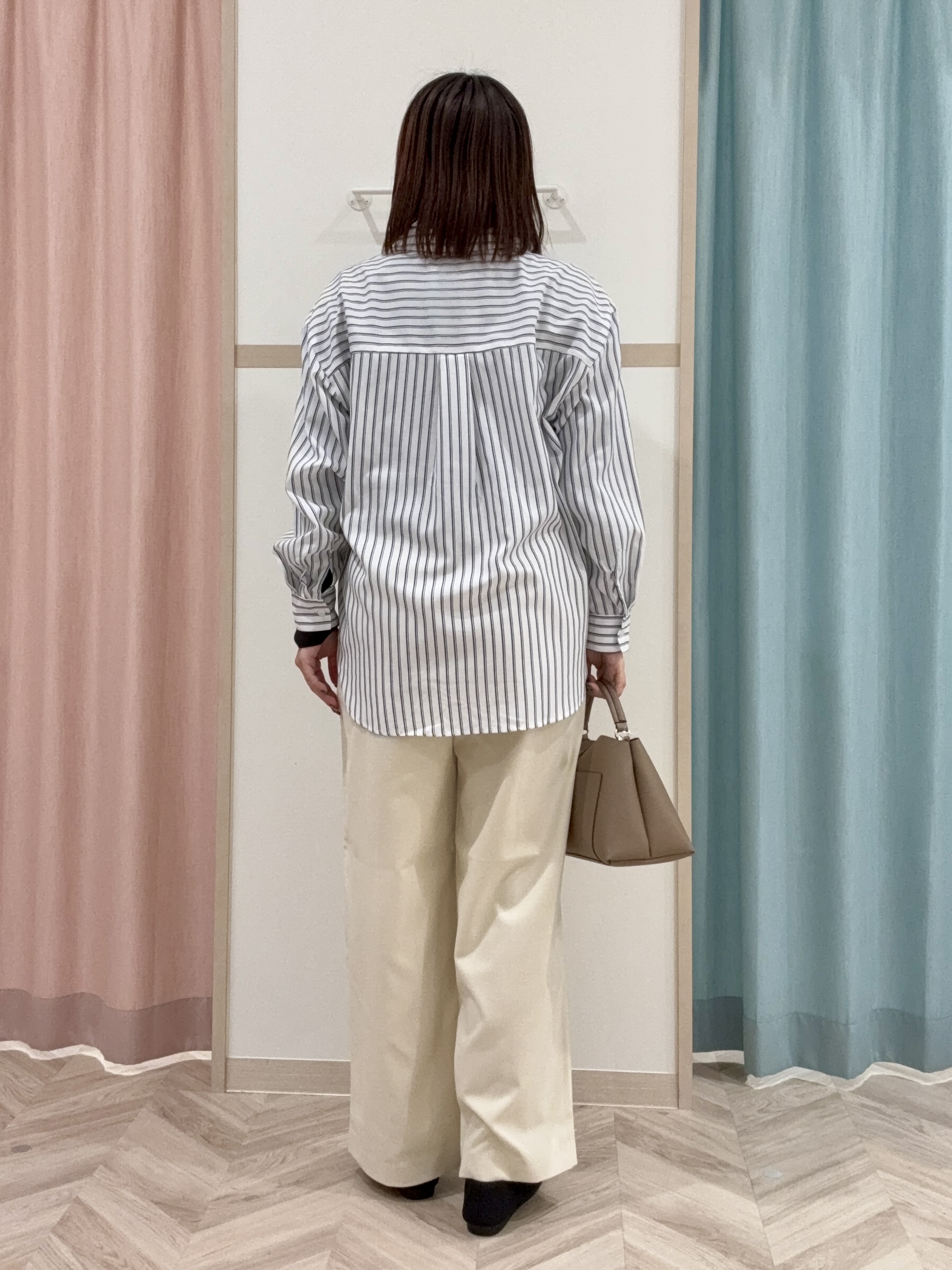 kさんの「SHOO･LA･RUE｜【体型カバー/洗濯機可/ポケット付き】ゆるシルエット もちもち ボタンレスカーディガン」を使ったコーディネート
