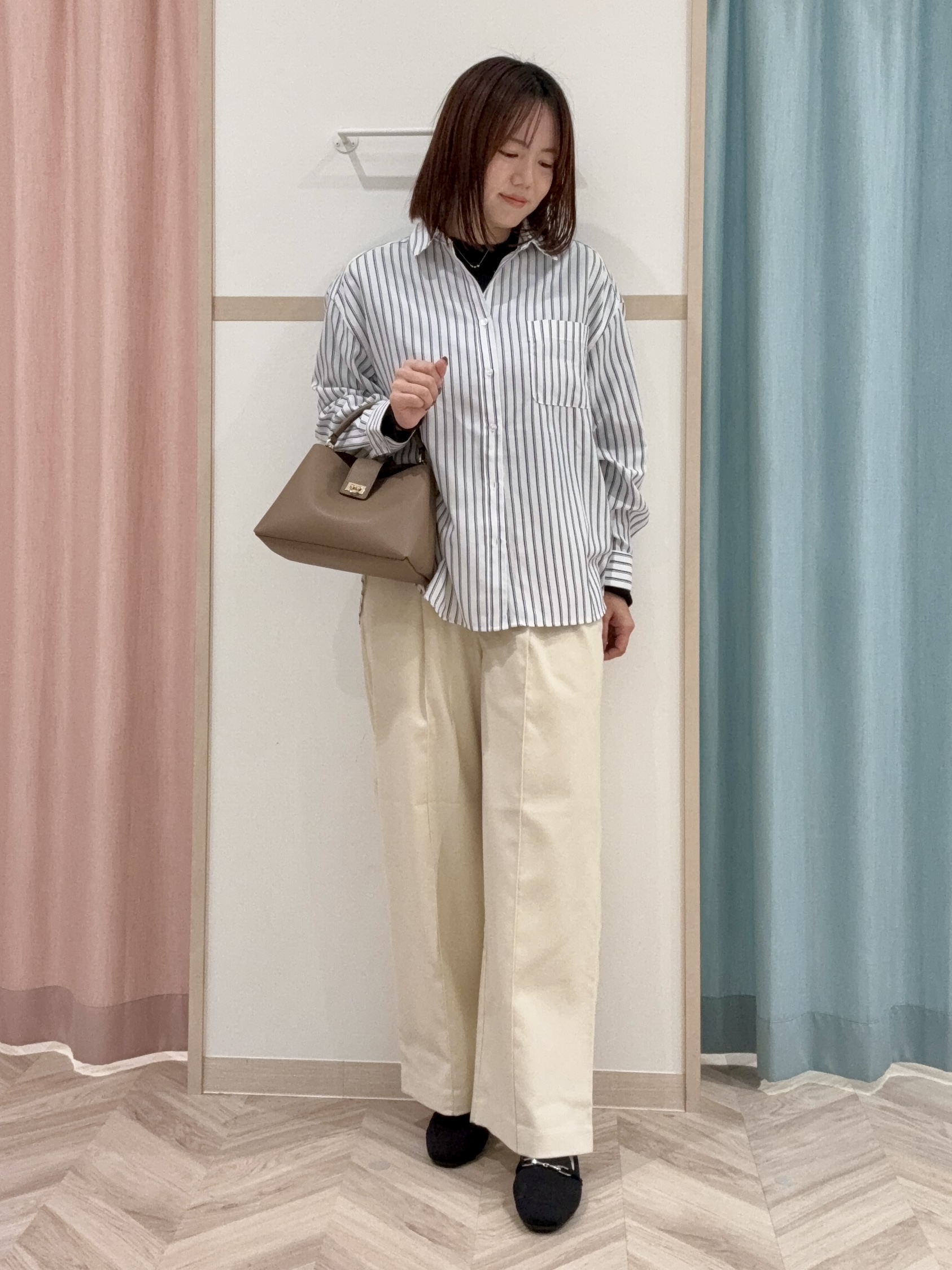 kさんの「SHOO･LA･RUE｜【体型カバー/洗濯機可/ポケット付き】ゆるシルエット もちもち ボタンレスカーディガン」を使ったコーディネート