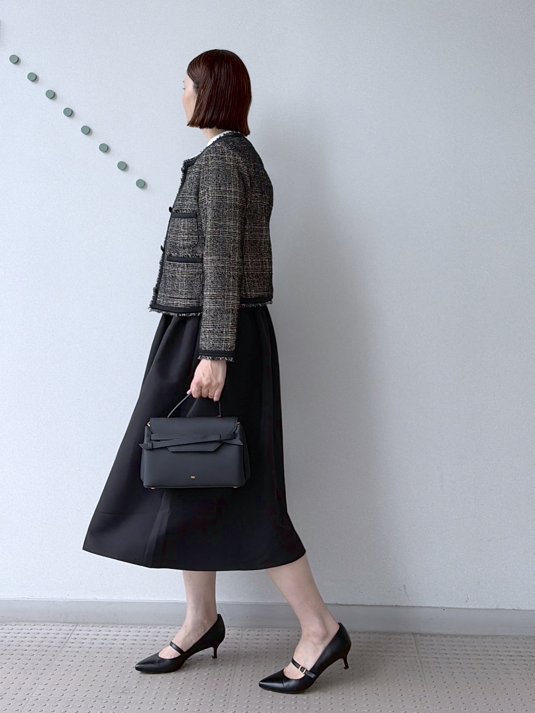 yoshikadoさんの「DRESSTERIOR｜バイカラーニットコンビワンピース」を使ったコーディネート