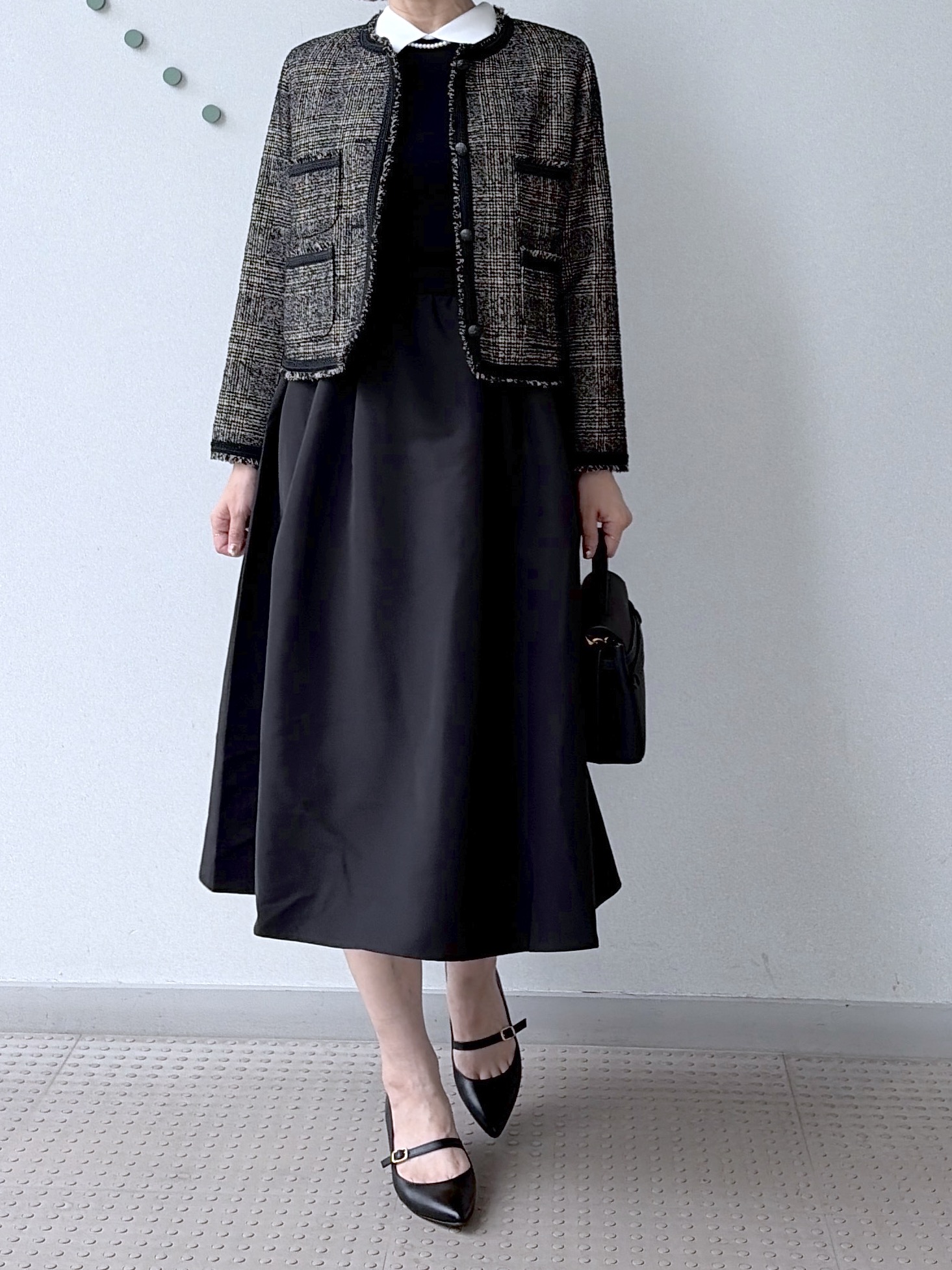 yoshikadoさんの「DRESSTERIOR｜バイカラーニットコンビワンピース」を使ったコーディネート