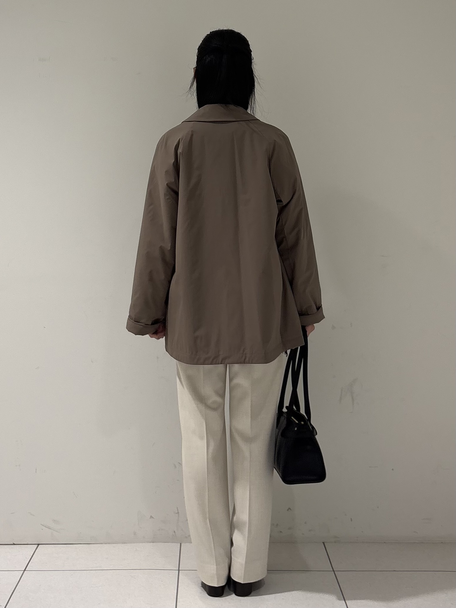 momokoさんの「INDIVI｜【超軽量／蓄熱／撥水】ステンカラー中綿ライトコート」を使ったコーディネート