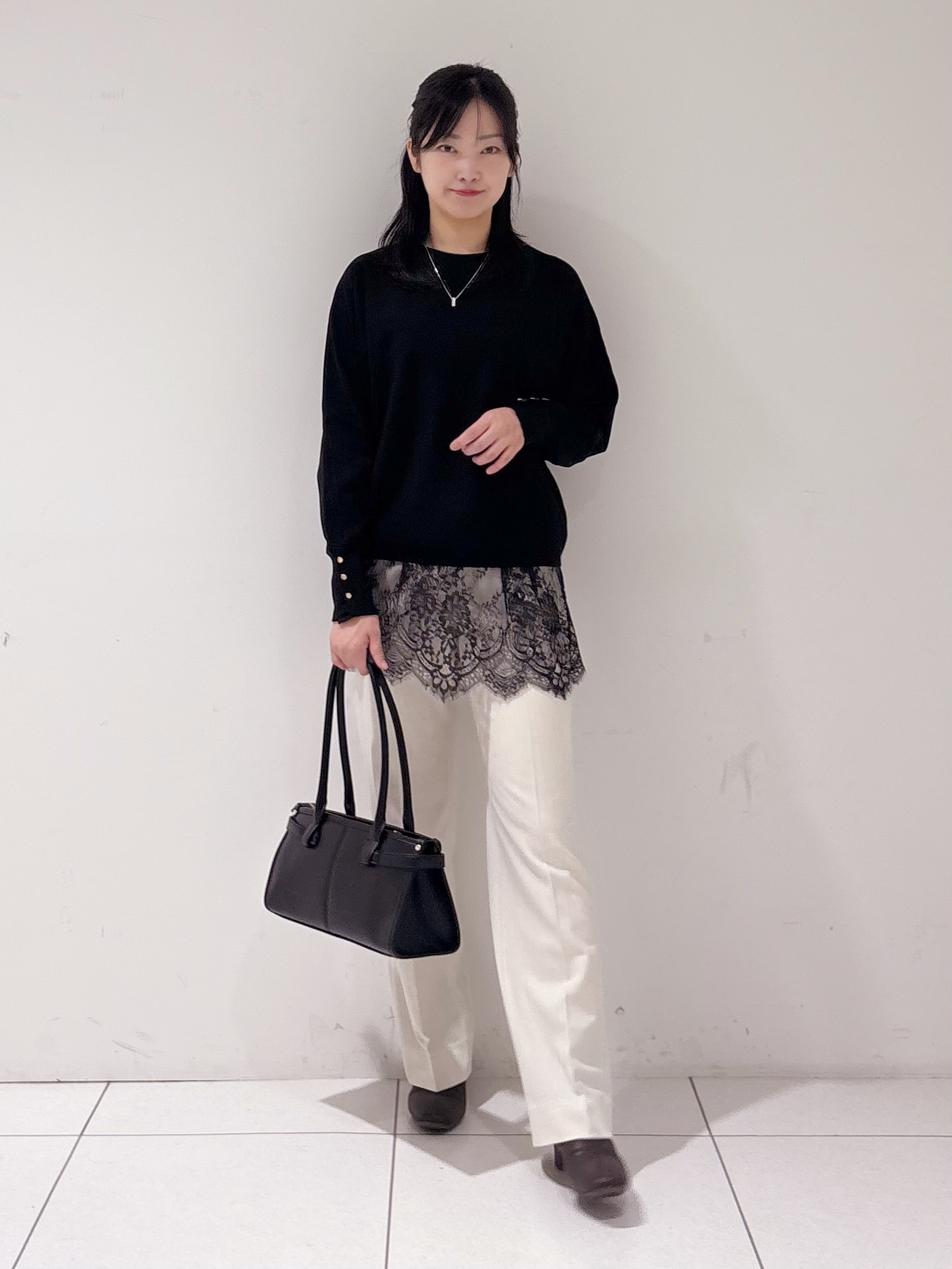 momokoさんの「INDIVI｜【超軽量／蓄熱／撥水】ステンカラー中綿ライトコート」を使ったコーディネート