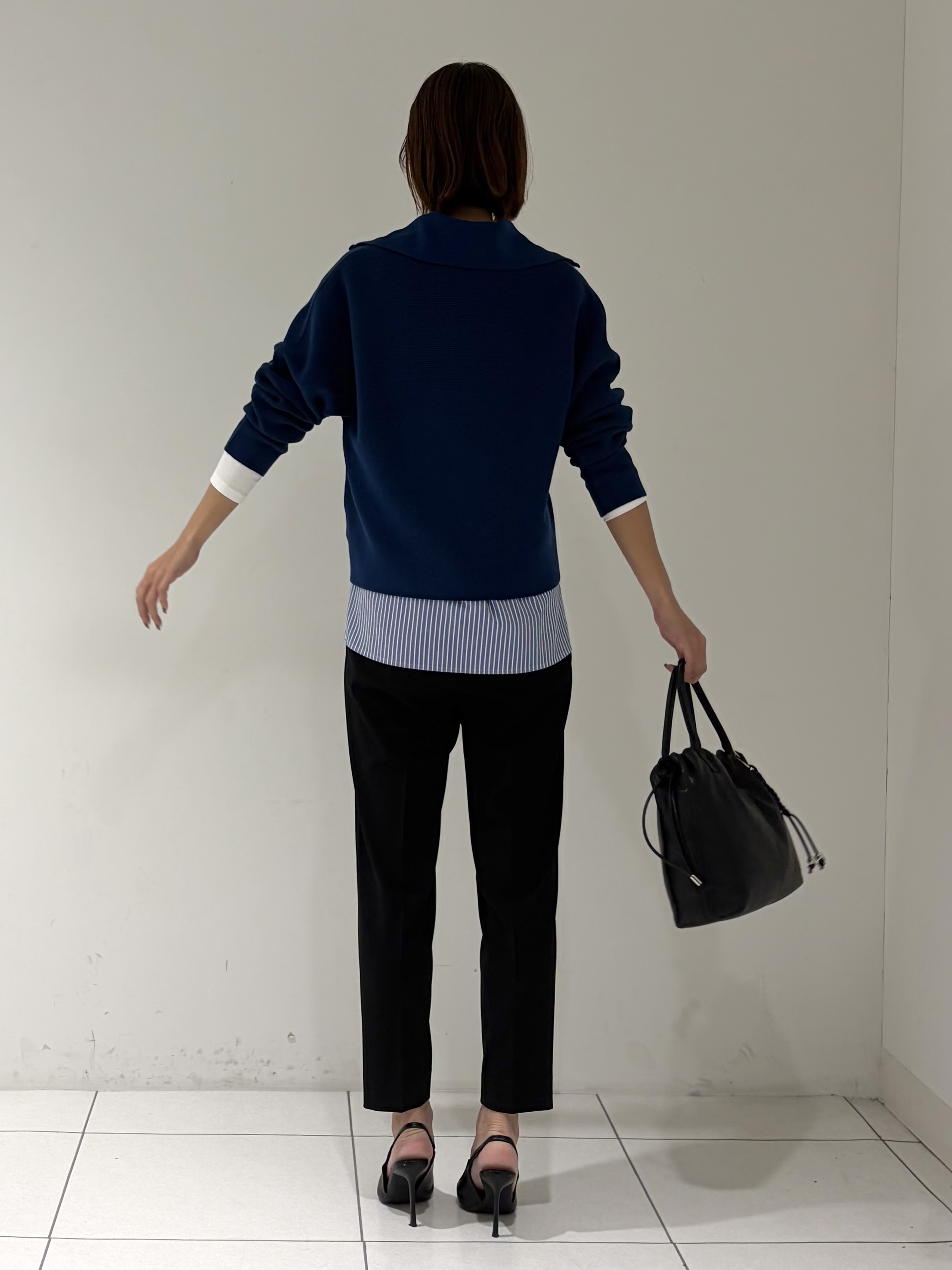 shioriさんの「INDIVI｜【ウール混／クロップド丈】畦編みスキッパー衿ニット」を使ったコーディネート