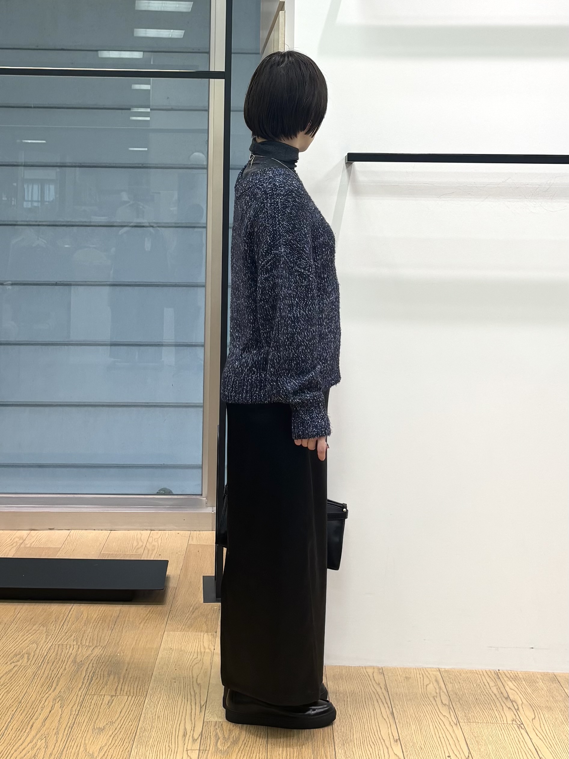 asamiさんの「INDIVI｜【コットン混／ミックスカラー】カールヤーン パフスリーブニット」を使ったコーディネート
