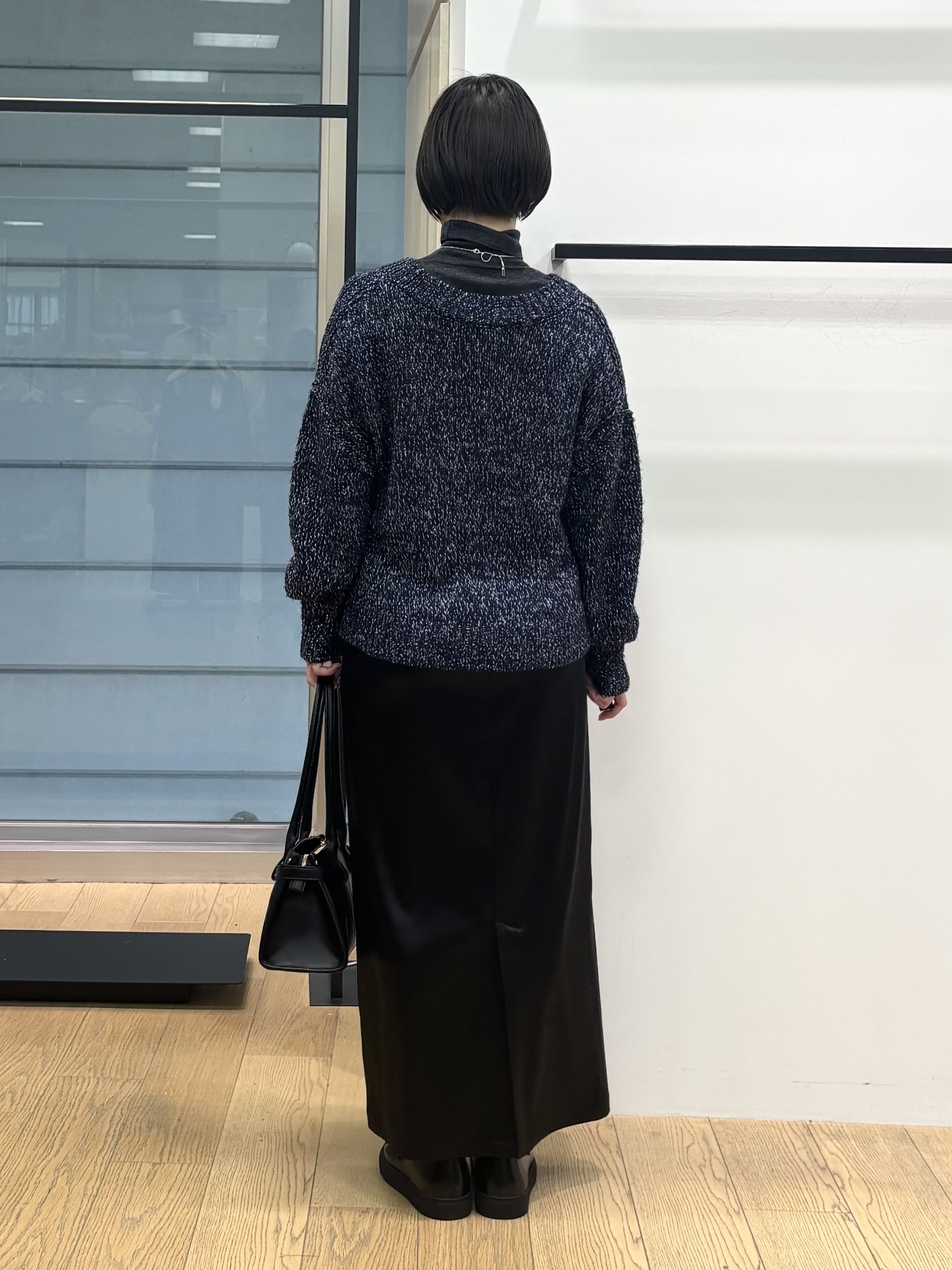 asamiさんの「INDIVI｜【コットン混／ミックスカラー】カールヤーン パフスリーブニット」を使ったコーディネート