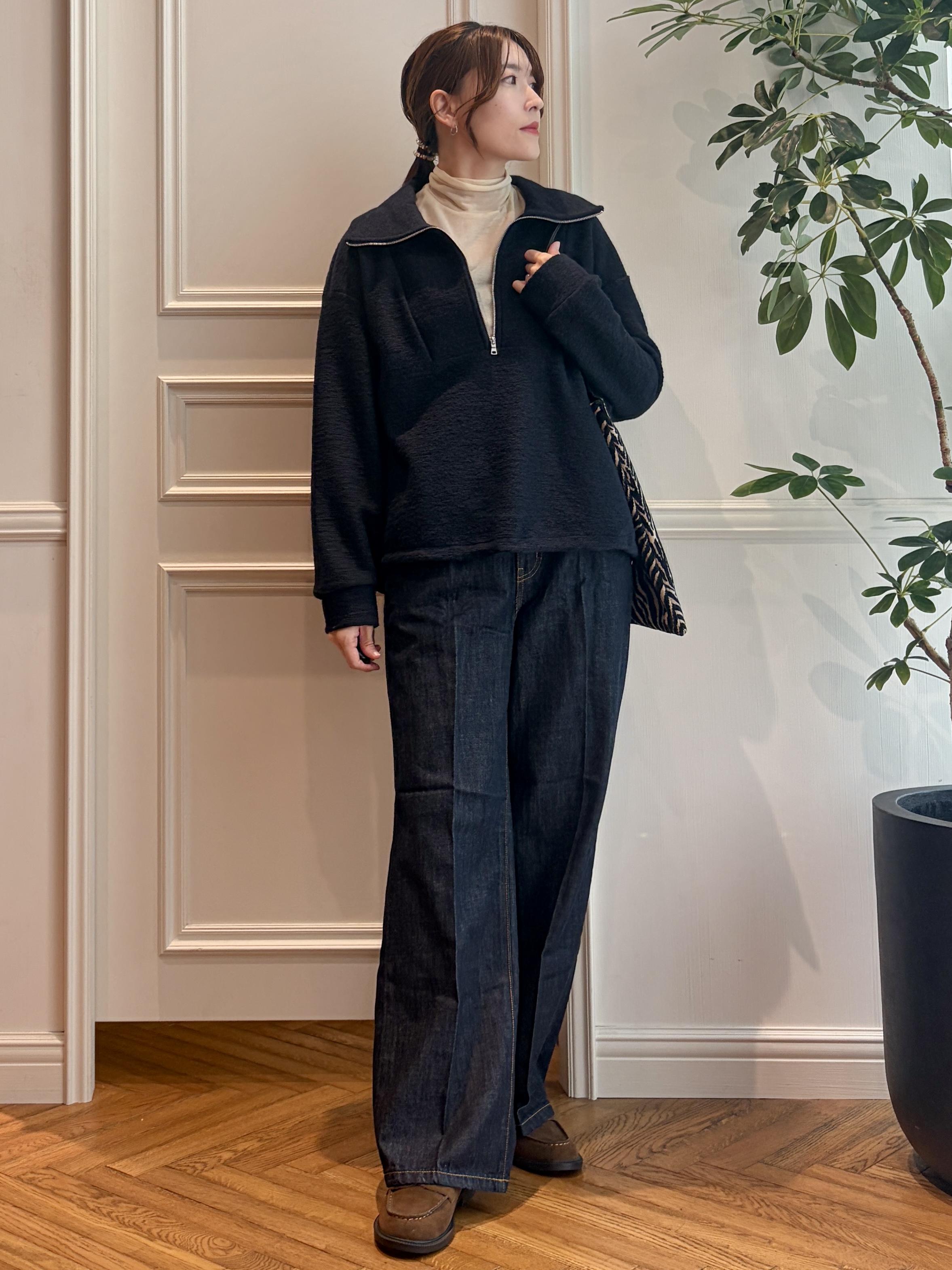 nakaoさんの「DRESSTERIOR｜MILOS（ミロス）ワンハンドルショルダーバッグ」を使ったコーディネート