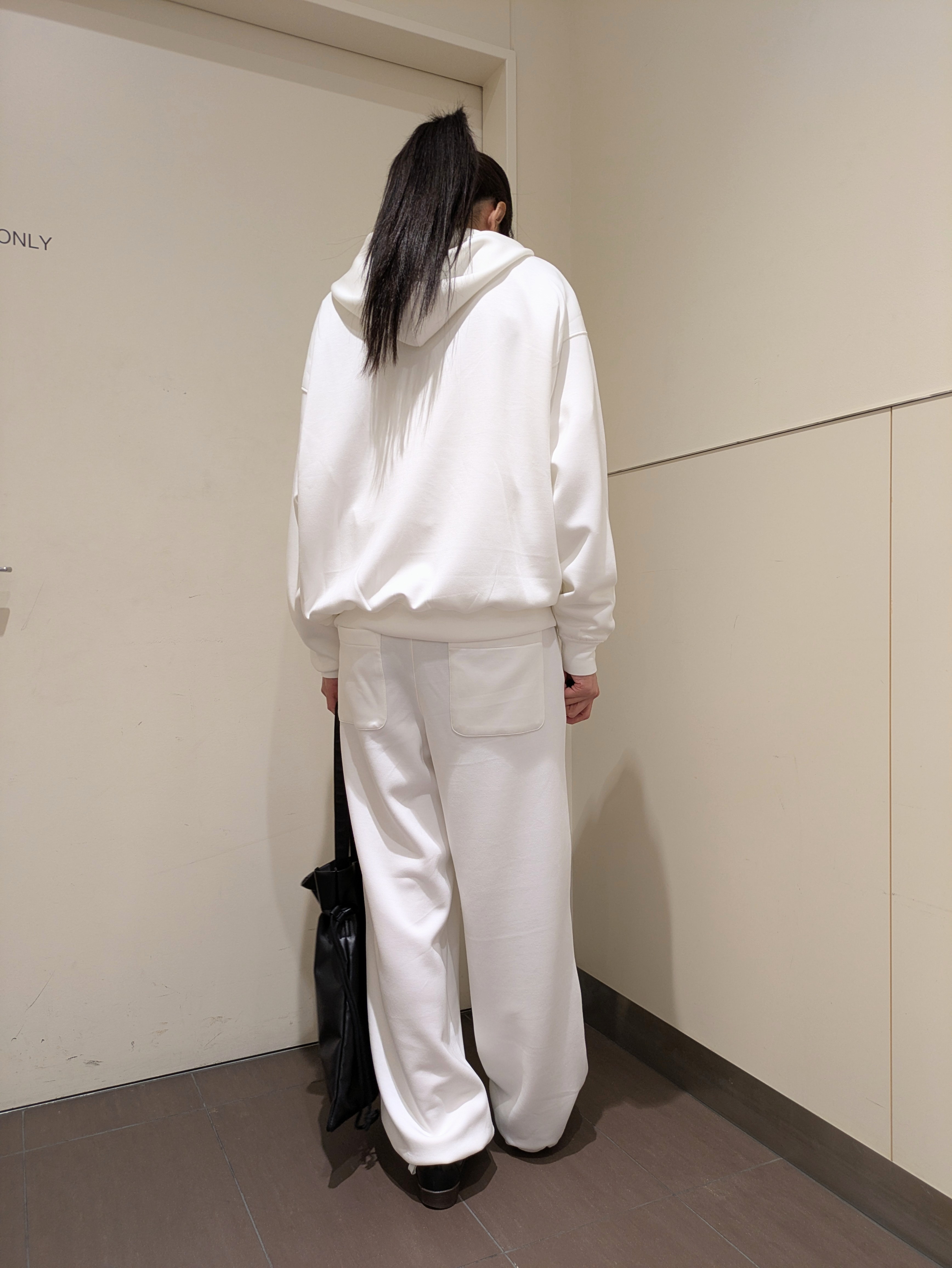 Chiichanさんの「tk.TAKEO KIKUCHI｜【TOROMIシリーズ】シルキータッチZIPパーカー」を使ったコーディネート