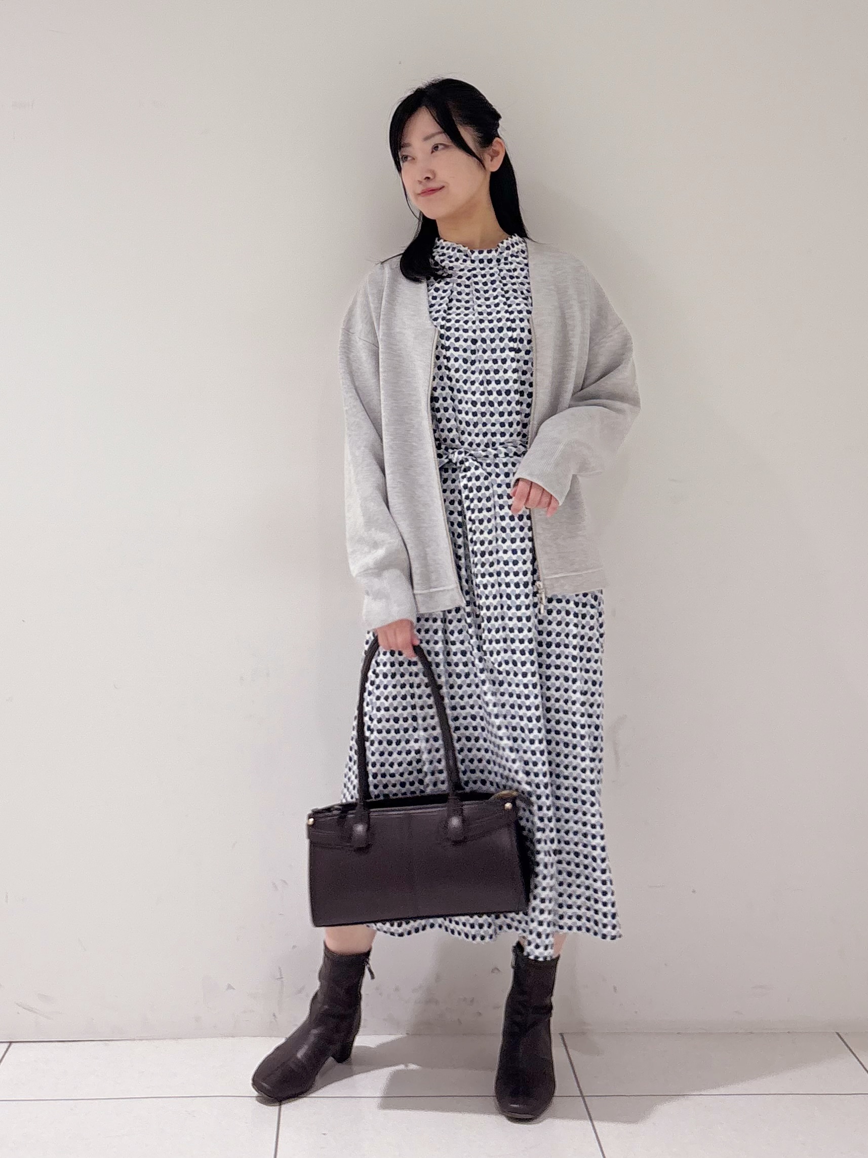 momokoさんの「INDIVI｜【ミラノリブ編み】ジップニットブルゾン」を使ったコーディネート