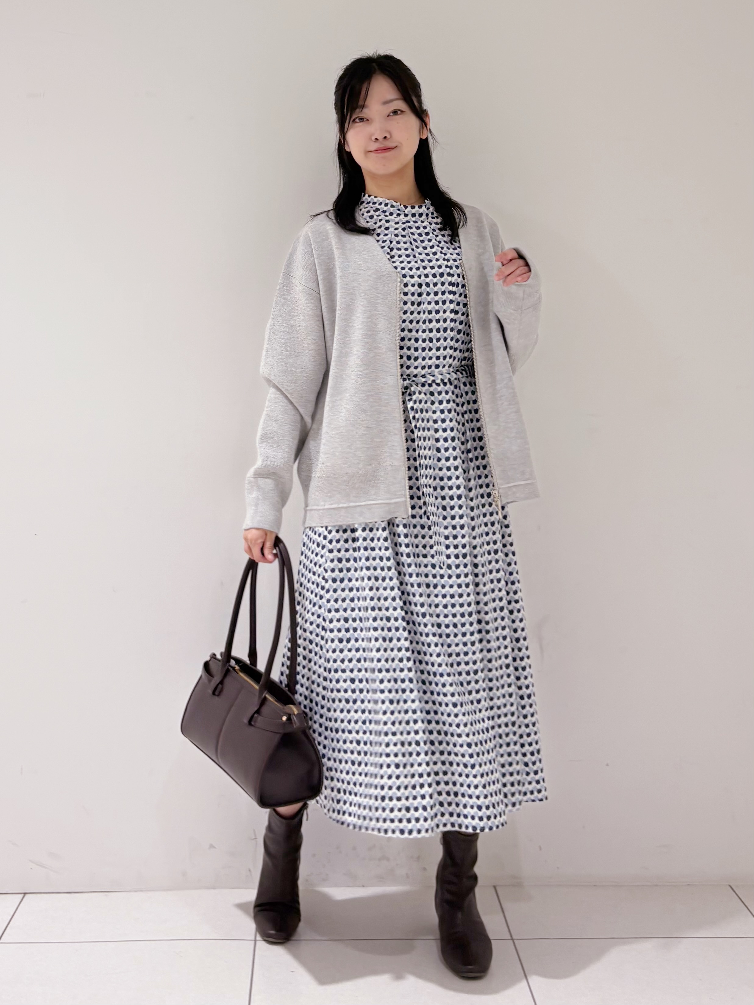momokoさんの「INDIVI｜【ミラノリブ編み】ジップニットブルゾン」を使ったコーディネート