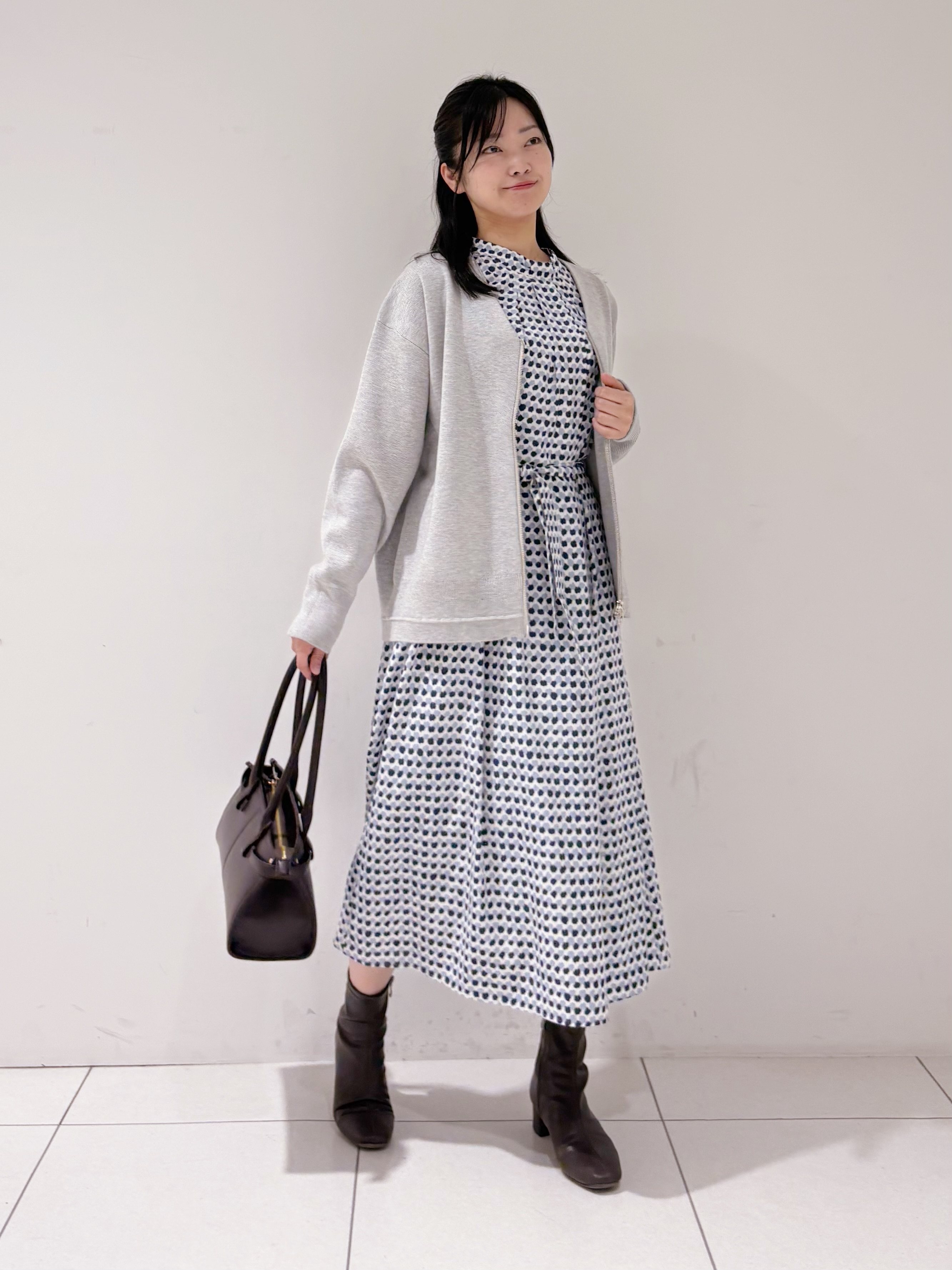 momokoさんの「INDIVI｜【ミラノリブ編み】ジップニットブルゾン」を使ったコーディネート