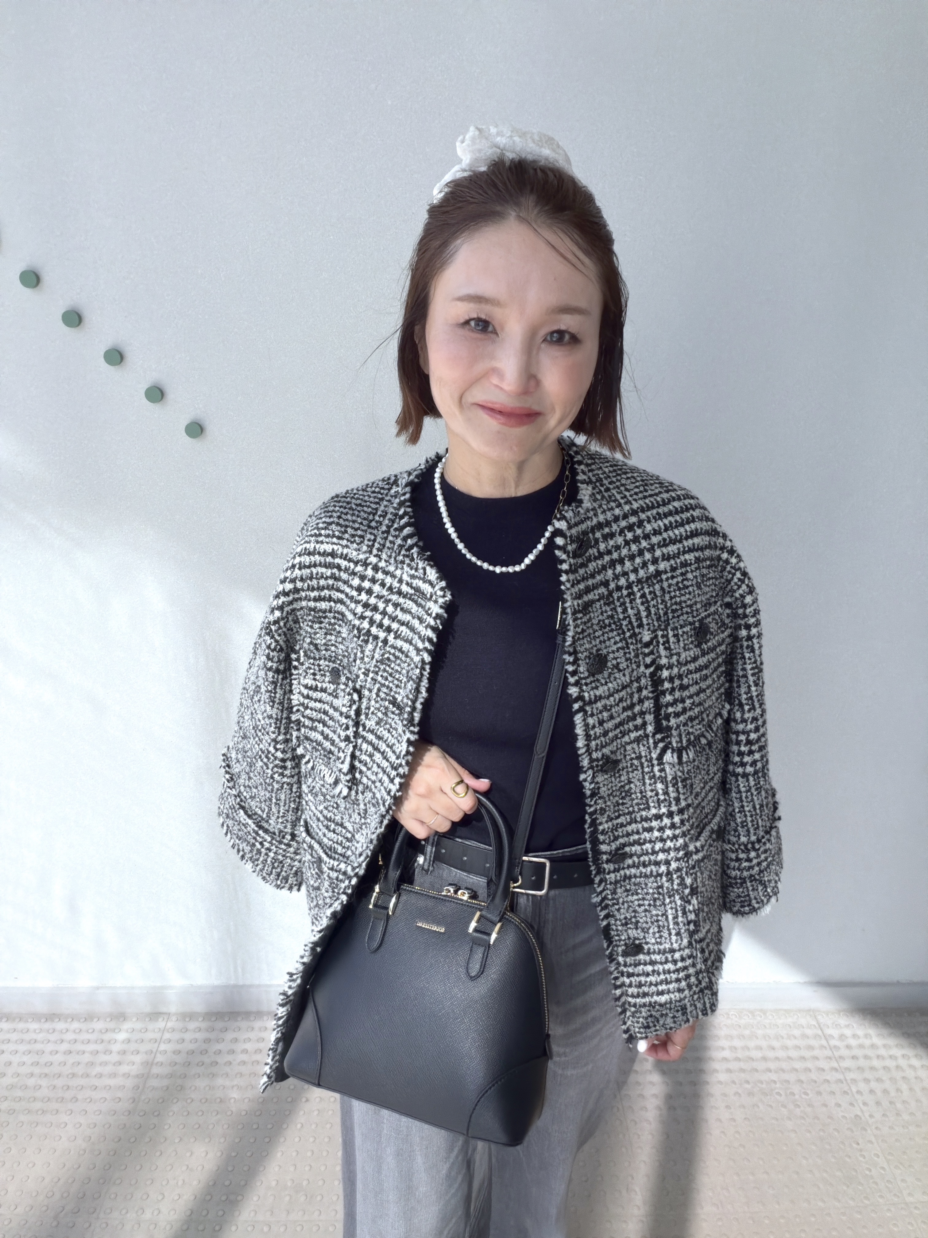 yoshikadoさんの「DRESSTERIOR｜グレンチェックツイードショートコート」を使ったコーディネート
